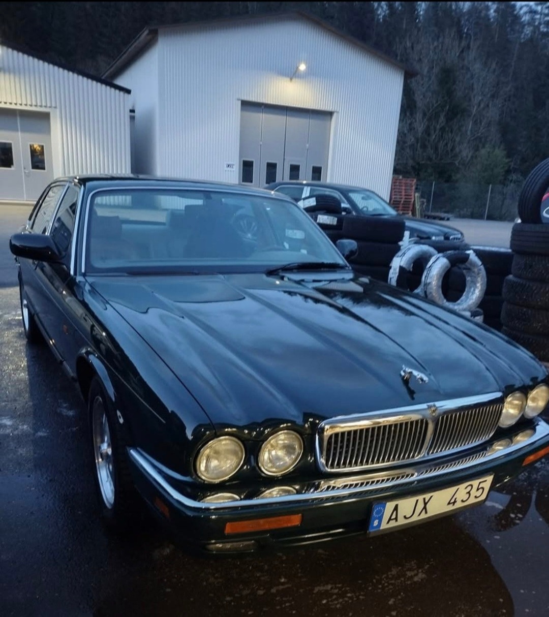 Jaguar XJ 4.0 Automatic, 241hp, 1996