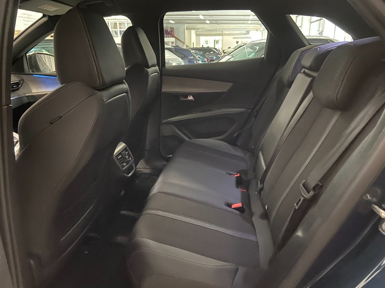 Peugeot 3008 1.2 PureTech 130 EAT, 131hp, 2023
