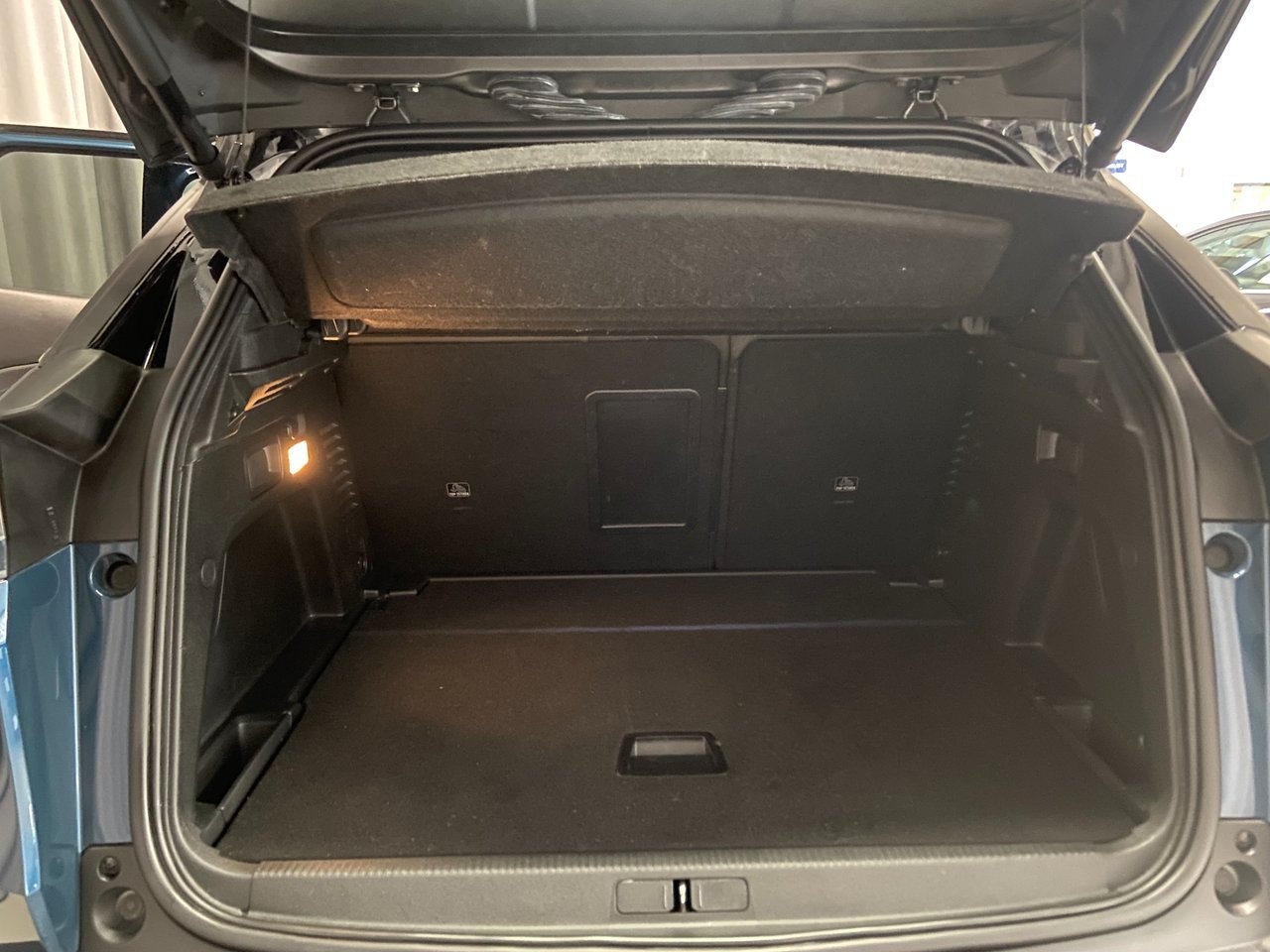 Peugeot 3008 1.2 PureTech 130 EAT, 131hp, 2023