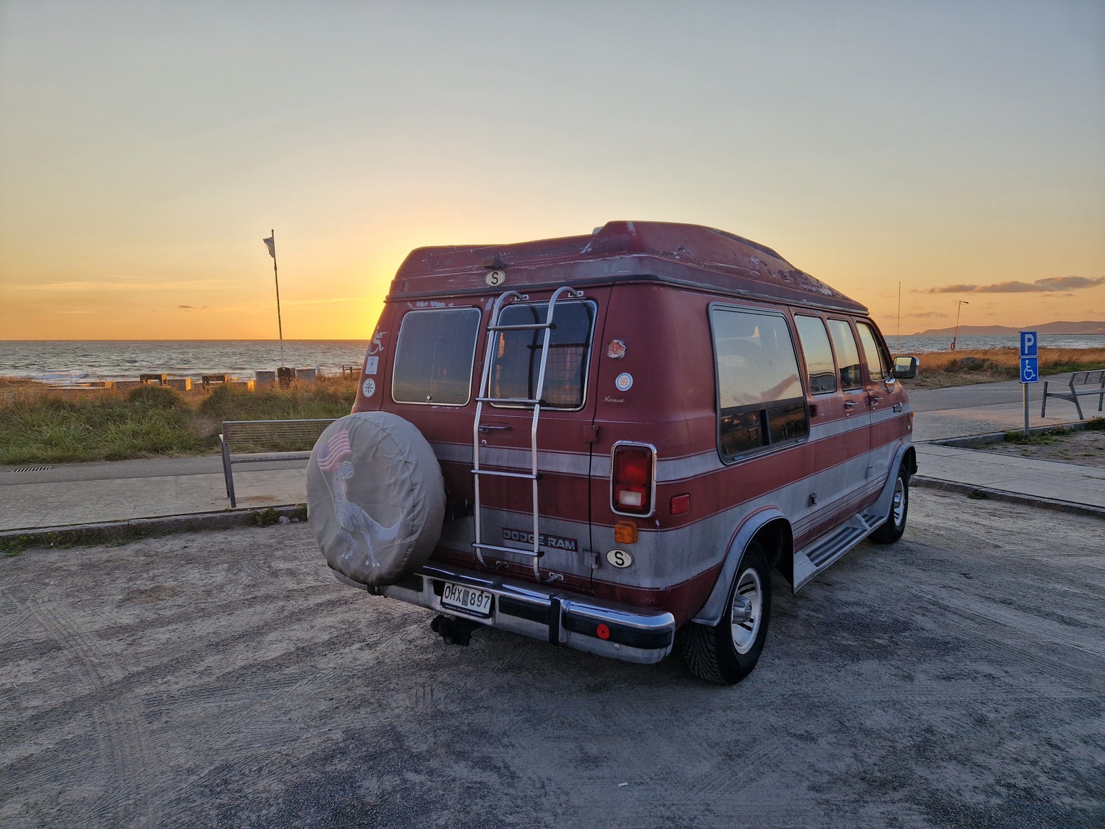 Dodge Ram B250 Conversion Van 5.2 V8 EFI TorqueFlite, 172hp, 1989