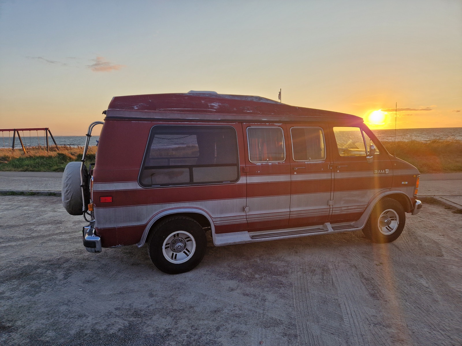 Dodge Ram B250 Conversion Van 5.2 V8 EFI TorqueFlite, 172hp, 1989