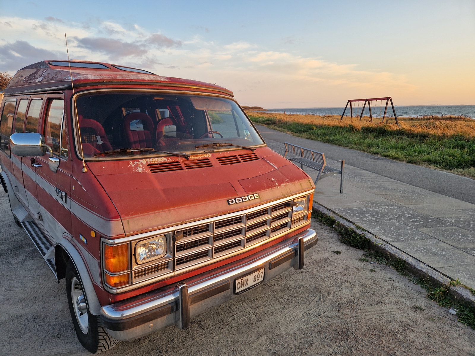 Dodge Ram B250 Conversion Van 5.2 V8 EFI TorqueFlite, 172hp, 1989