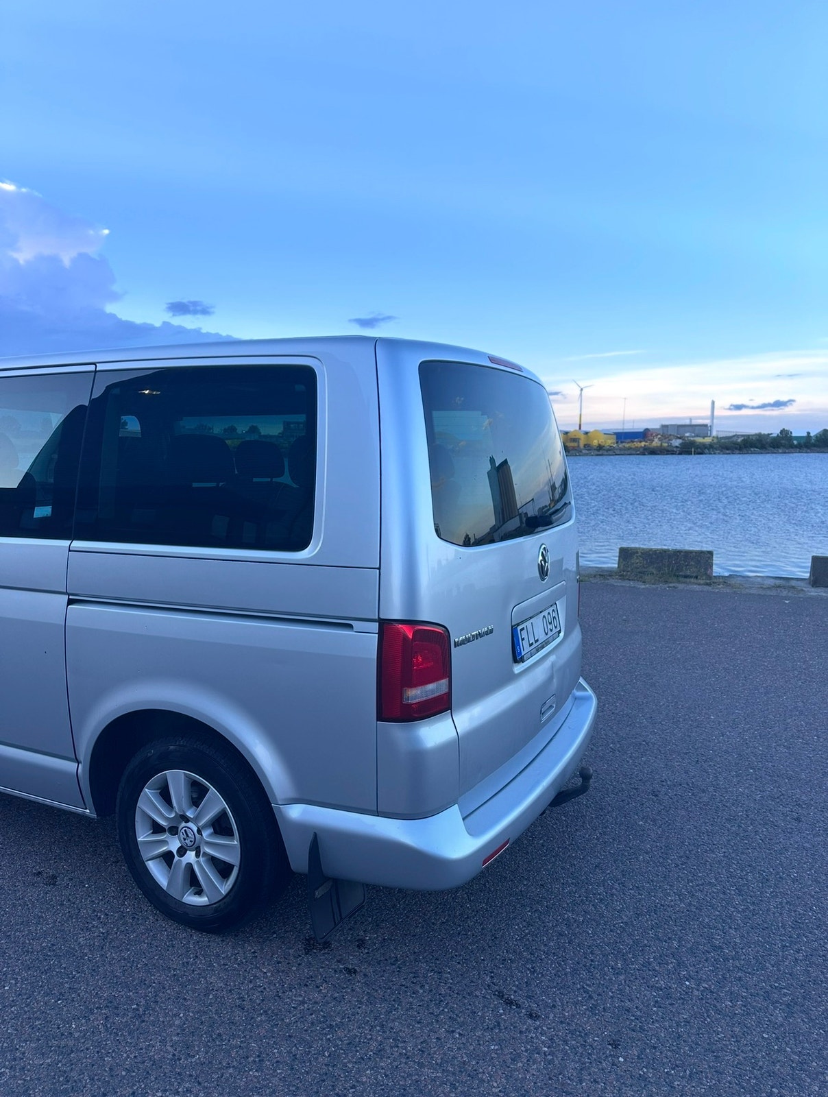 Volkswagen Multivan 2.0 TDI BMT DSG Sequential, 7-trins, 140ps, 2010