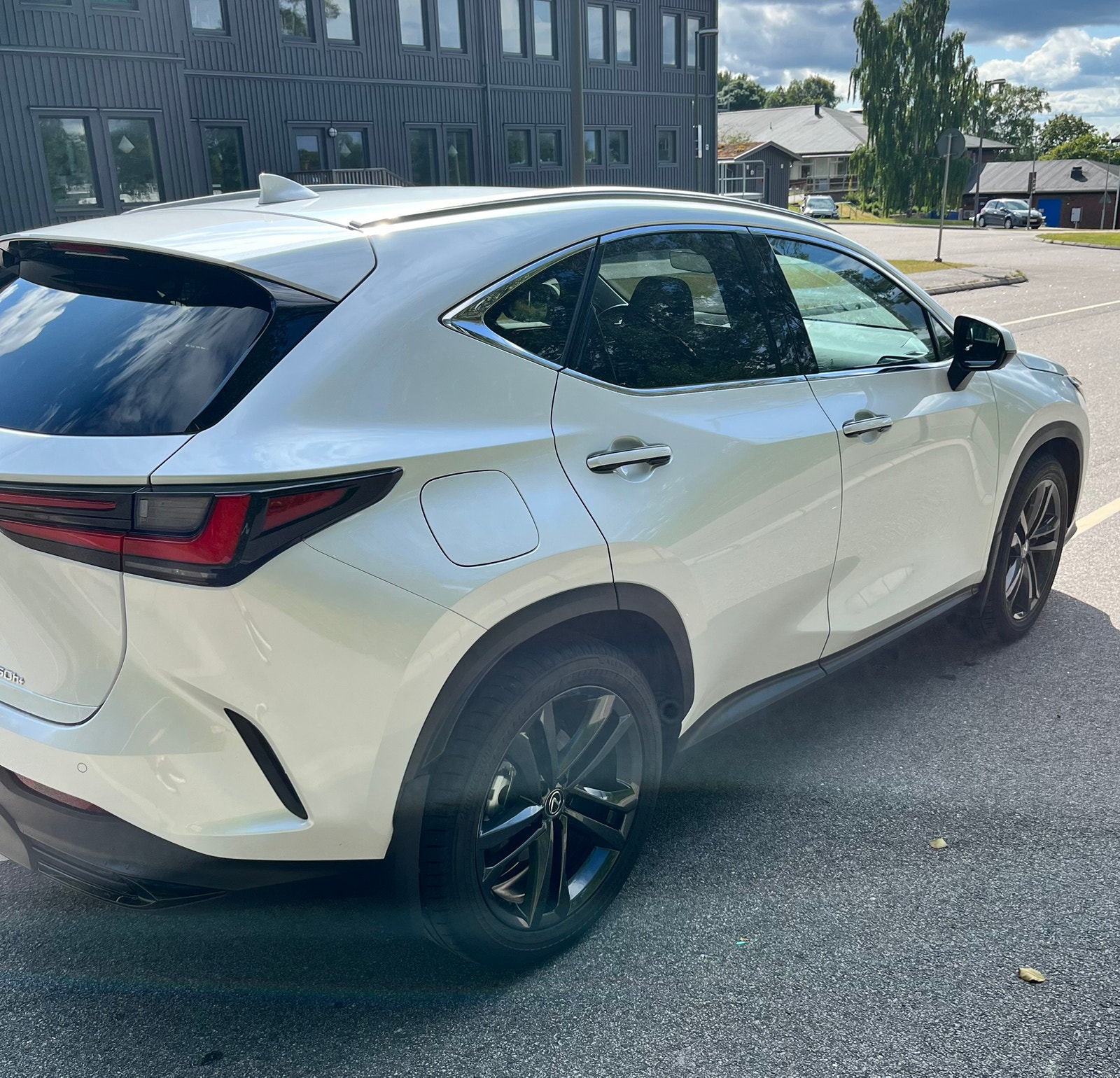Lexus NX 450h+ E-CVT, 309hp, 2025