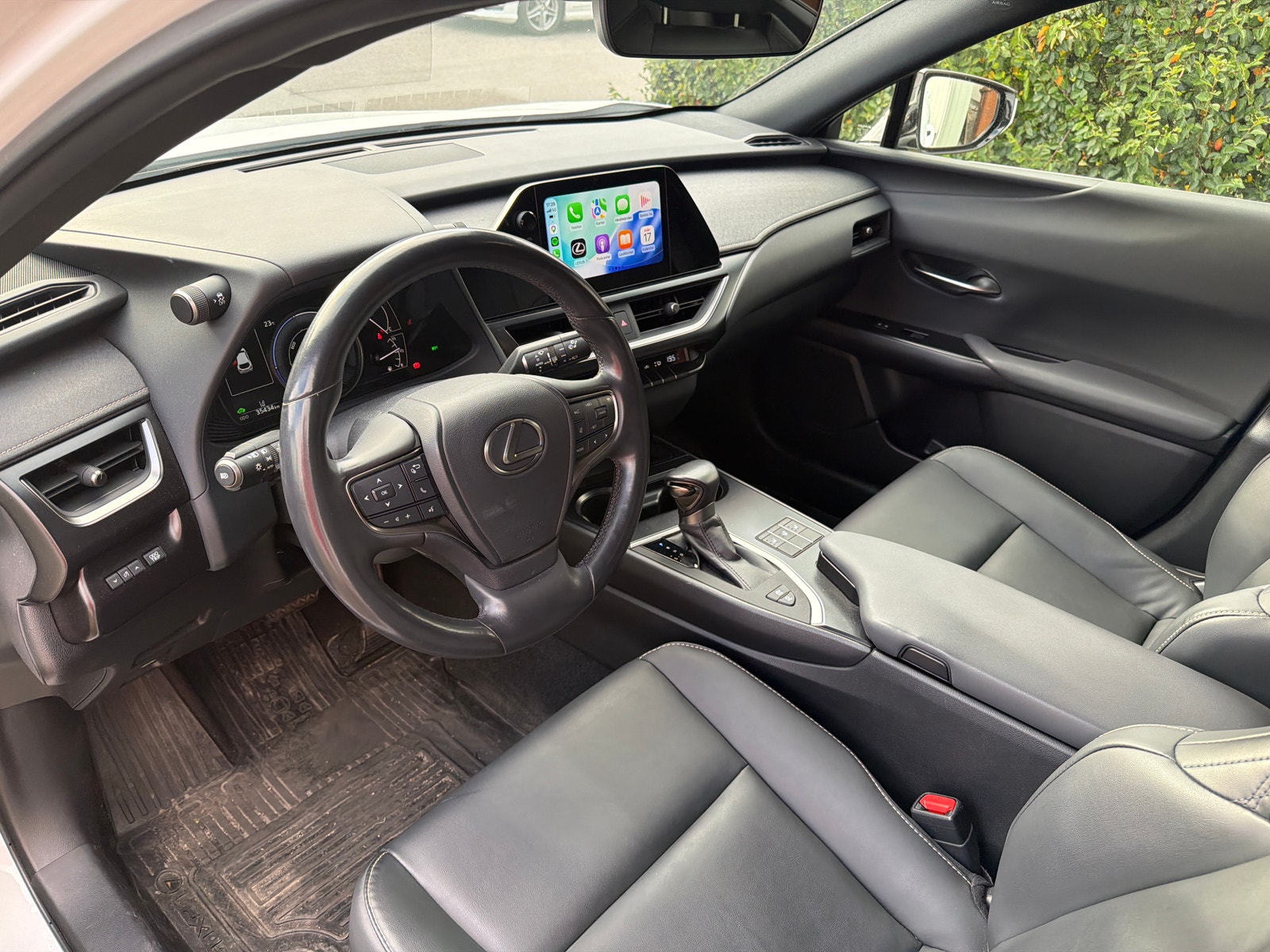 Lexus UX 250h CVT, 184ps, 2023