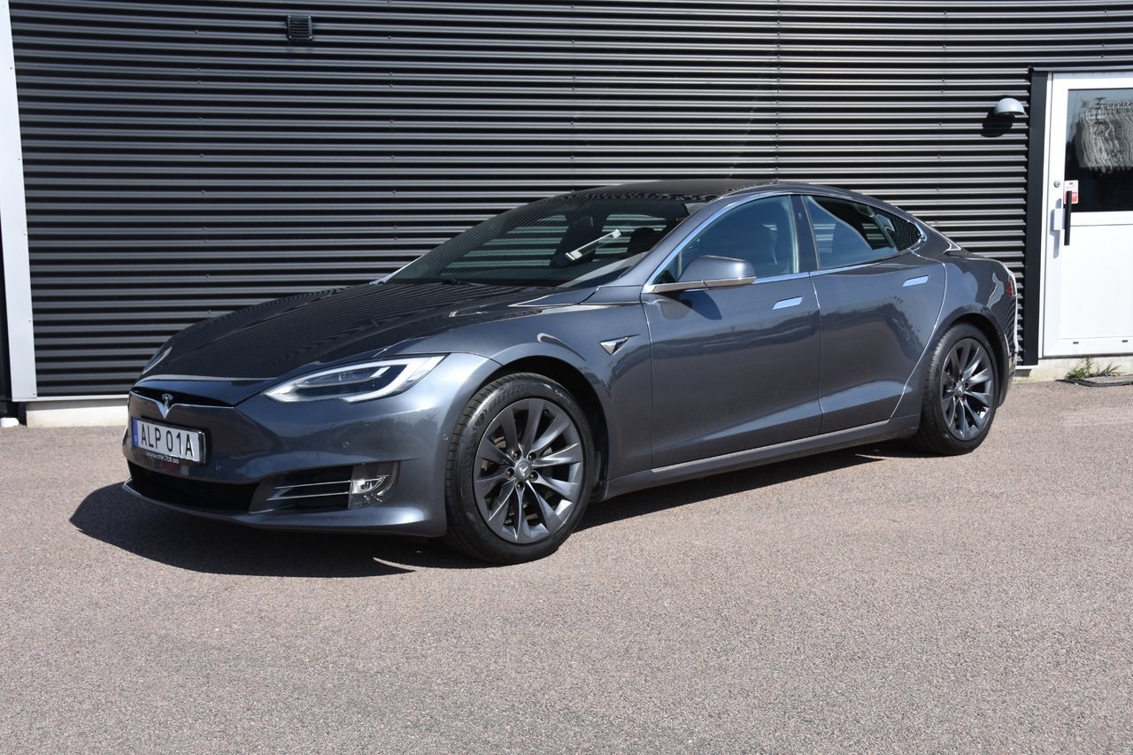 Tesla Model S 423 hp