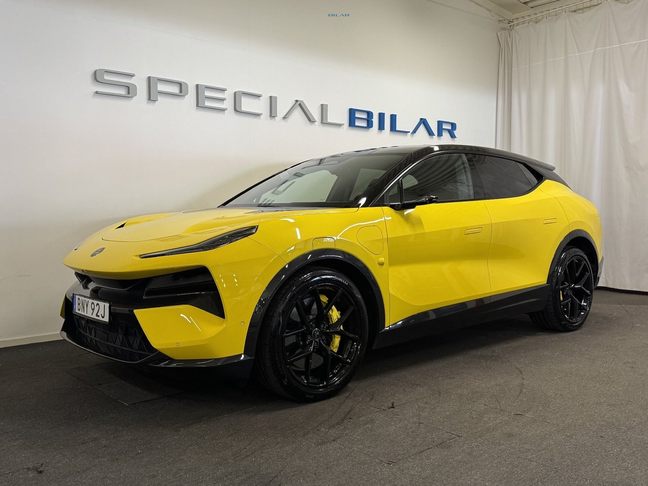 Lotus Eletre 932 л.с.