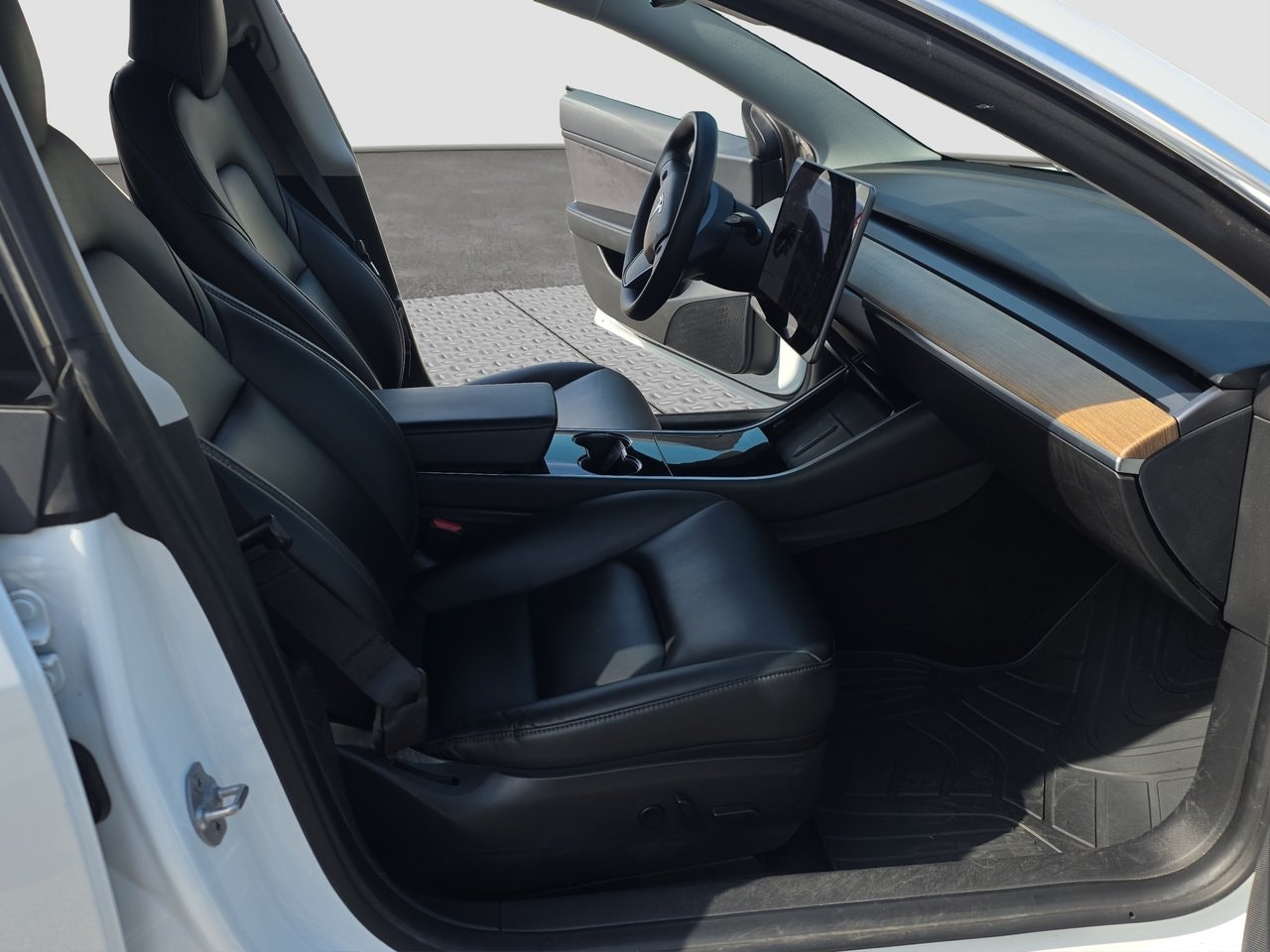 Tesla Model 3 Standard Range Plus, 325hk, 2020