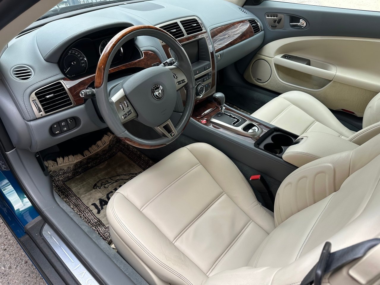 Jaguar XKR Automatic, 6-trins, 416ps, 2007