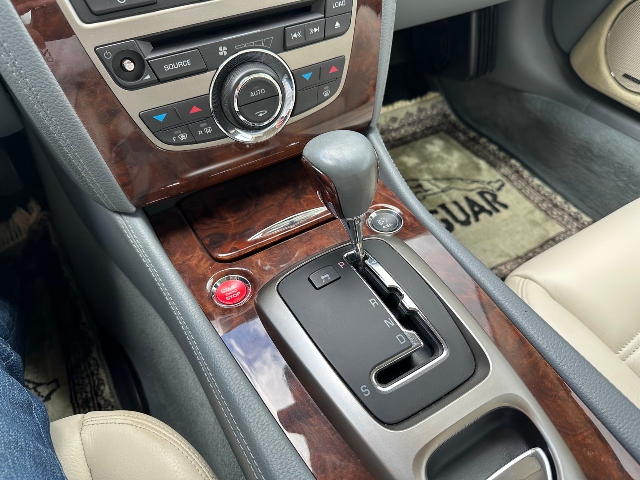 Jaguar XKR Automatic, 6-trins, 416ps, 2007