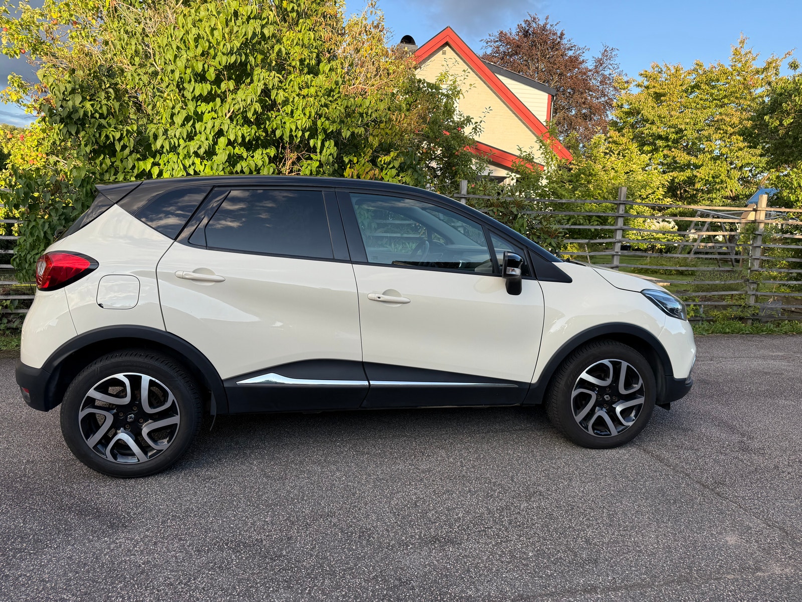 Renault Captur 0.9 TCe Manual, 5-trins, 90ps, 2016