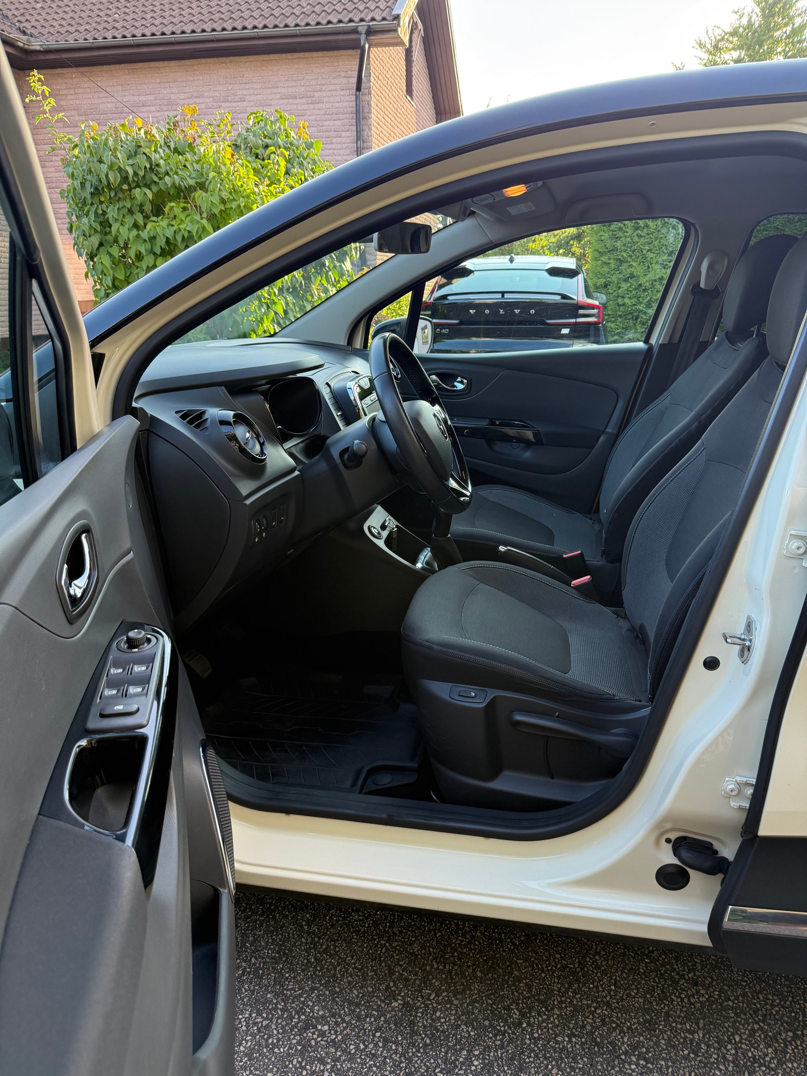 Renault Captur 0.9 TCe Manual, 5-trins, 90ps, 2016