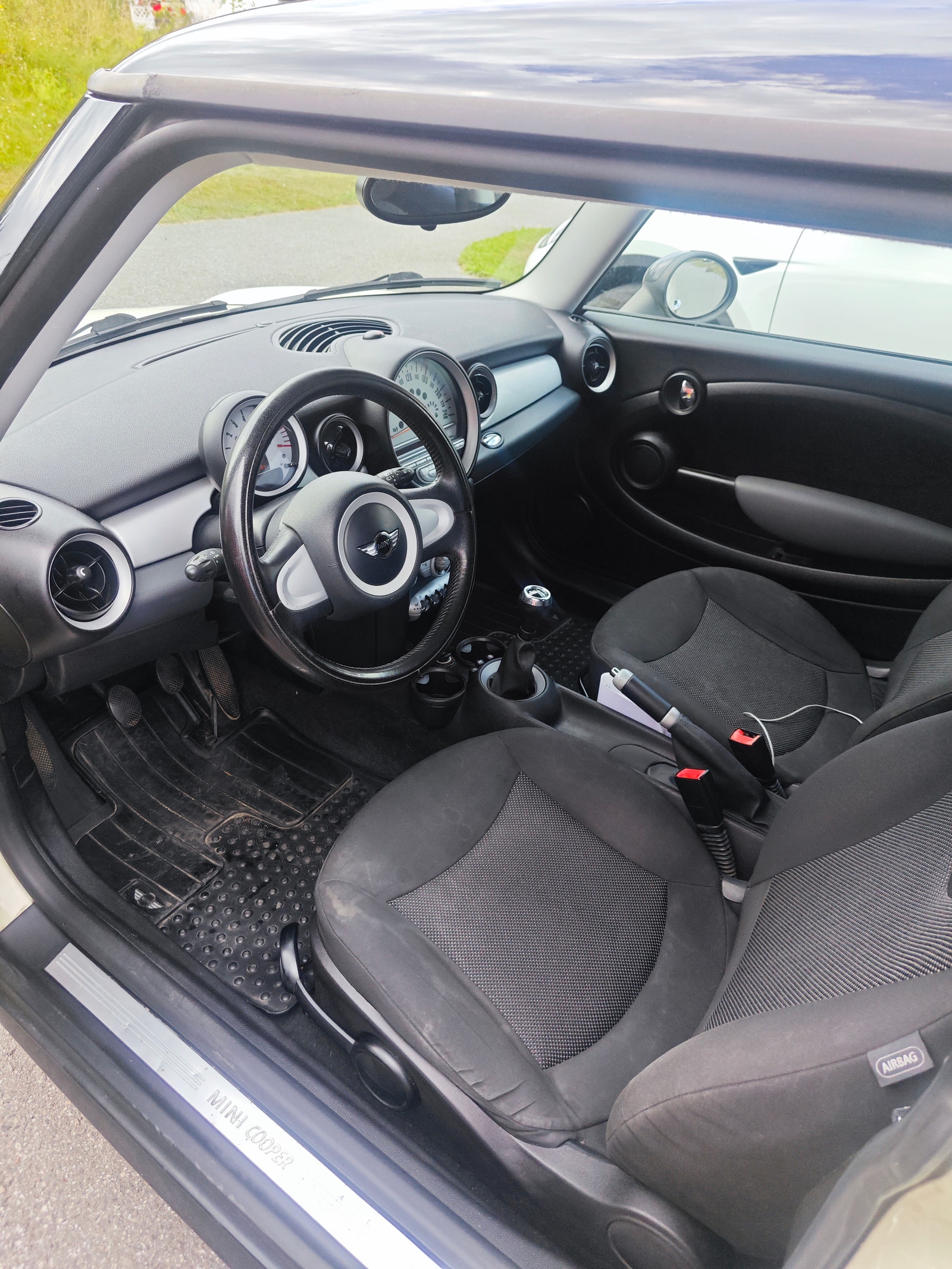MINI Cooper Manual, 6-trins, 120ps, 2009