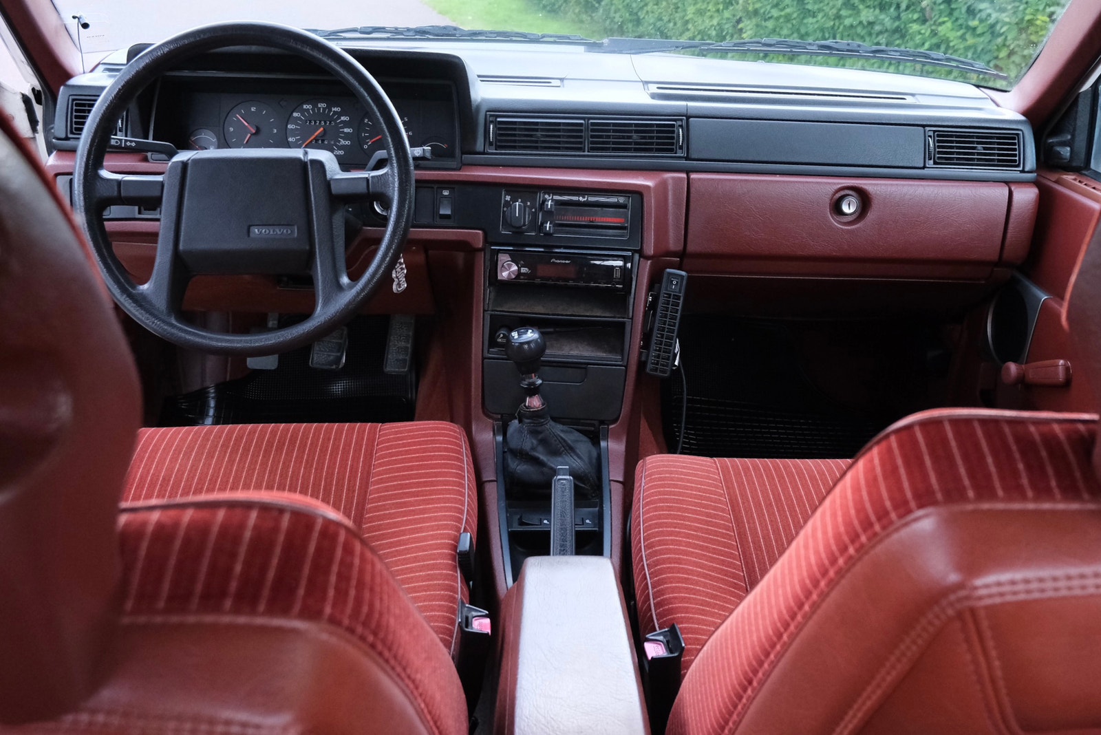 Volvo 740 2.3 Manual, 4 växlar + OD, 131hk, 1987