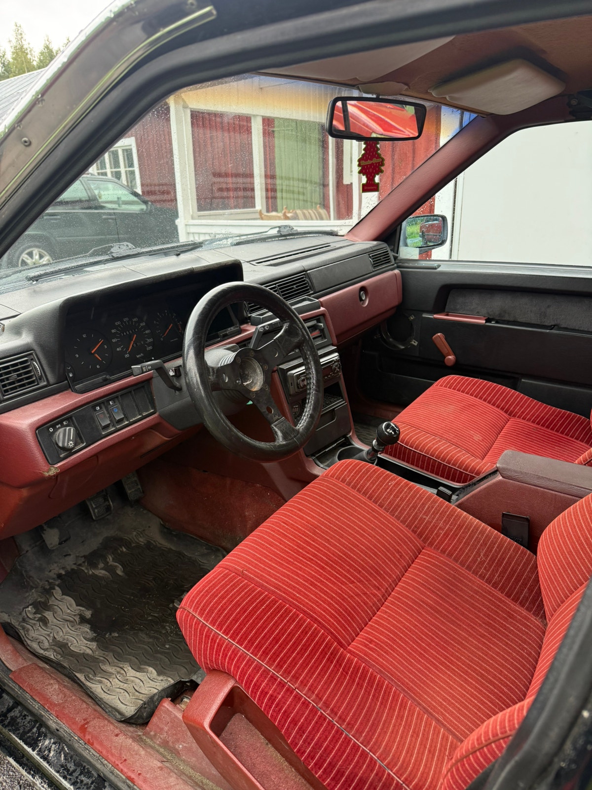 Volvo 740 2.3 Manual, 4 växlar + OD, 131hk, 1987