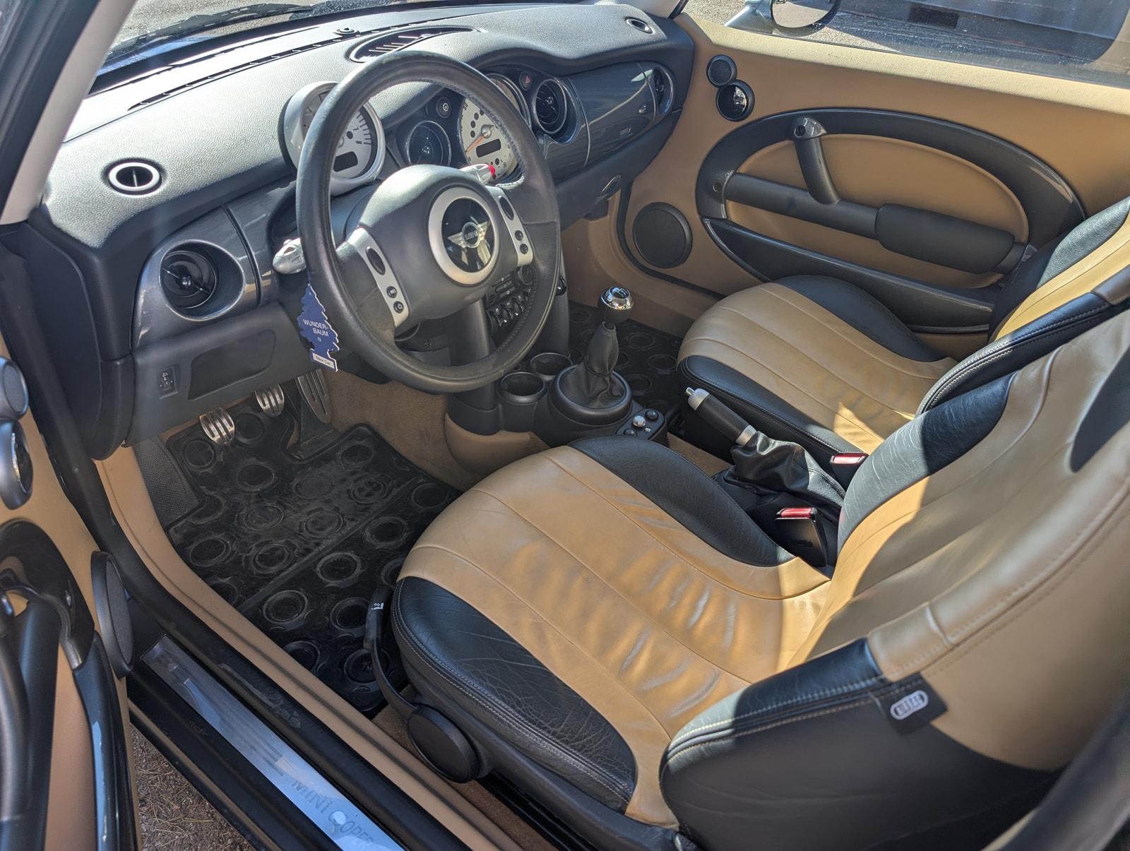 MINI Cooper Manual, 5-trins, 116ps, 2003