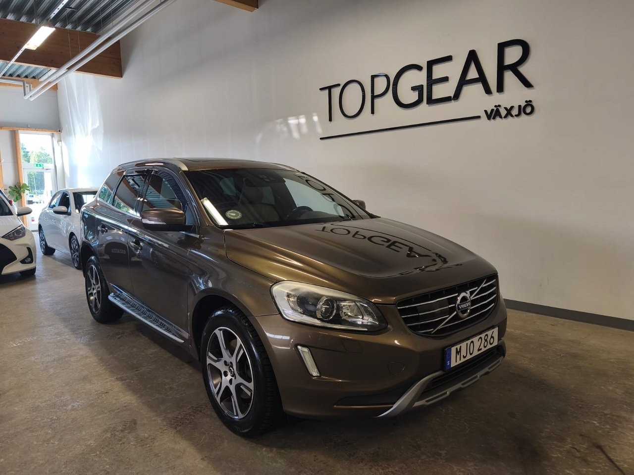 Volvo XC60 181 л.с.