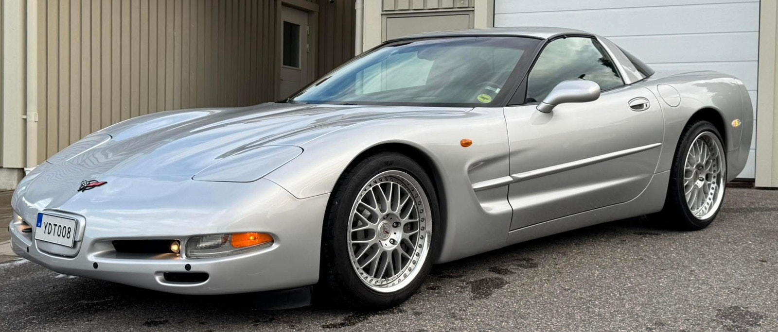 Chevrolet Corvette 5.7 V8 Hydra-Matic, 355hp, 2001