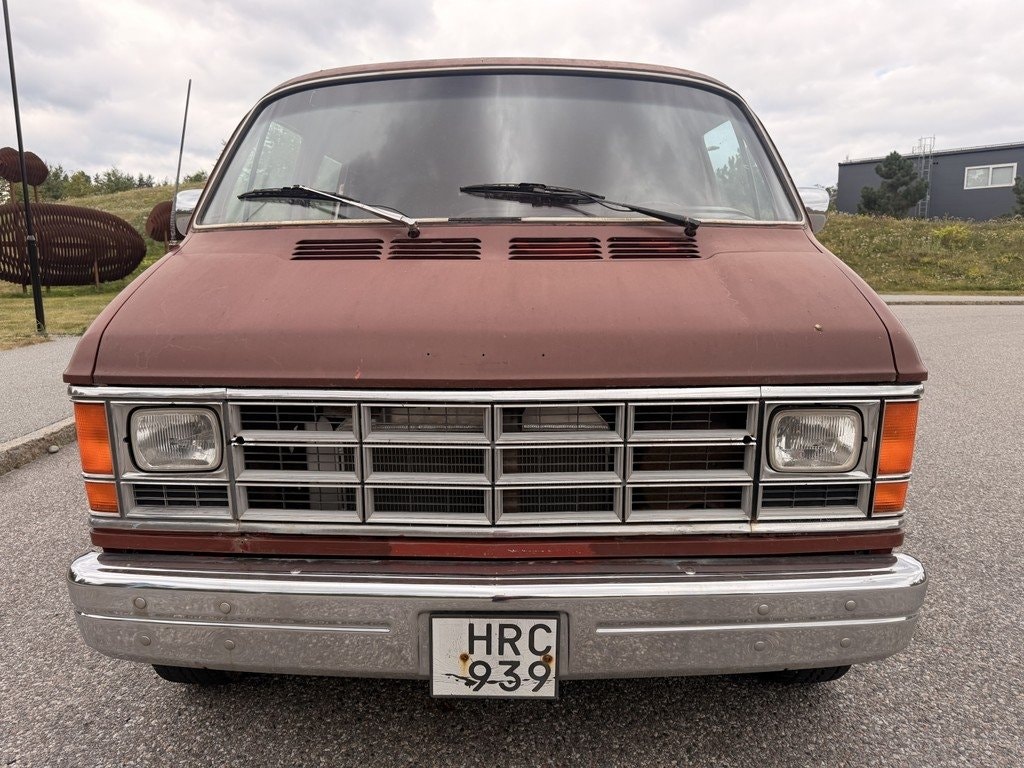 Dodge Ram B250 Conversion Van 5.2 V8 EFI TorqueFlite, 172hp, 1989