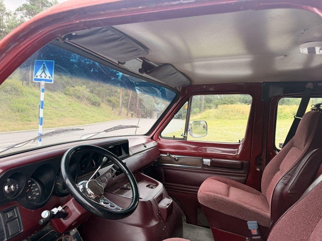 Dodge Ram B250 Conversion Van 5.2 V8 EFI TorqueFlite, 172hp, 1989