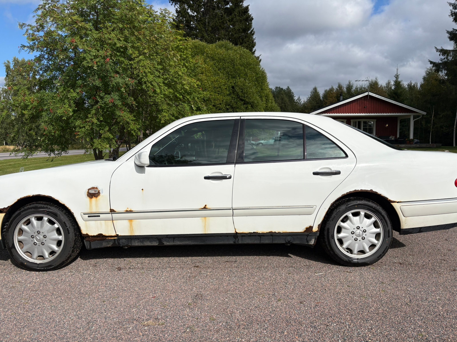 Mercedes-Benz E 280 Automatisk, 5-trinn, 204hk, 1997
