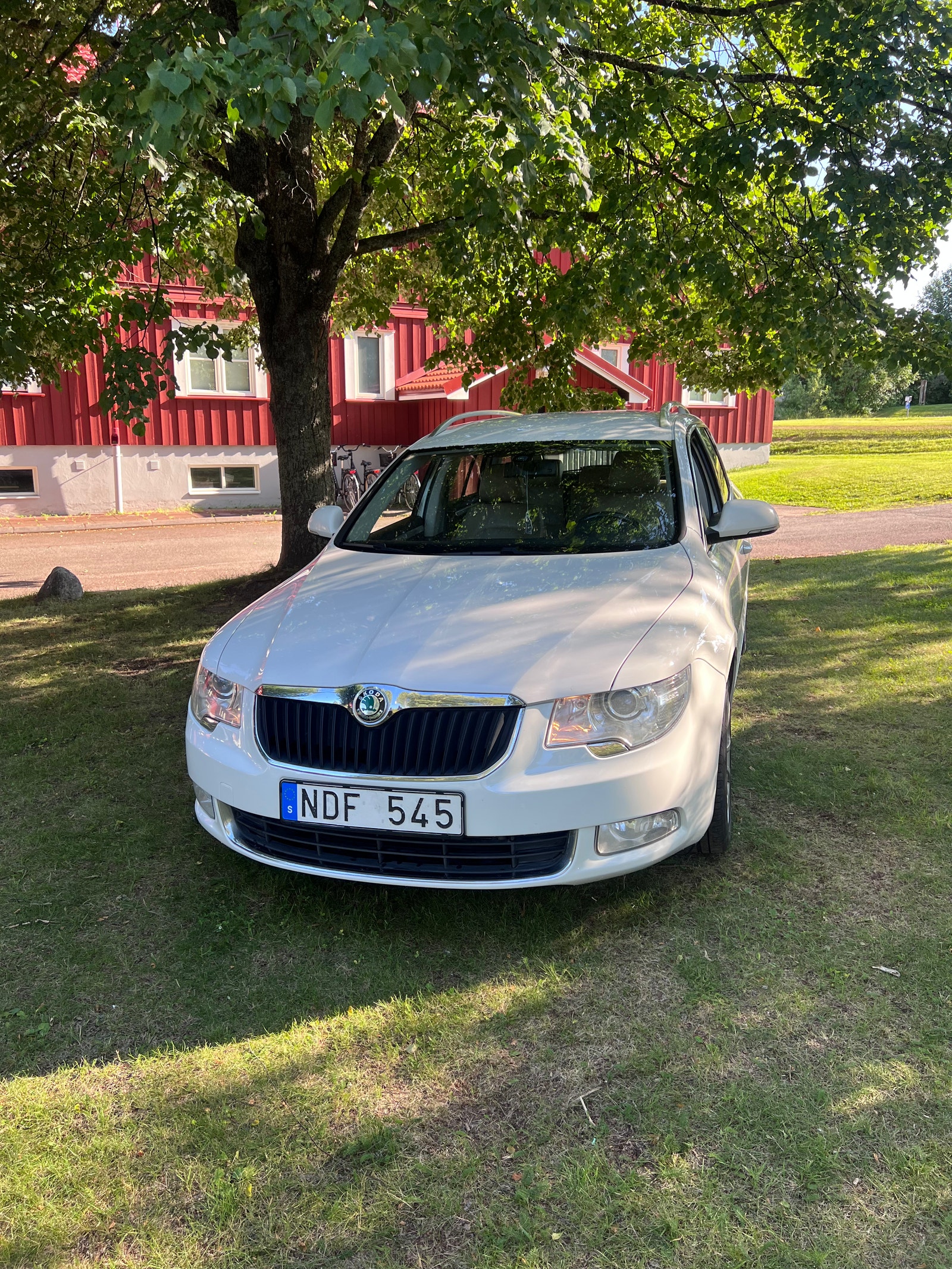 Škoda Superb Stasjonsvogn 2.0 TDI DSG sekvensiell, 6-trinn, 140ps, 2013