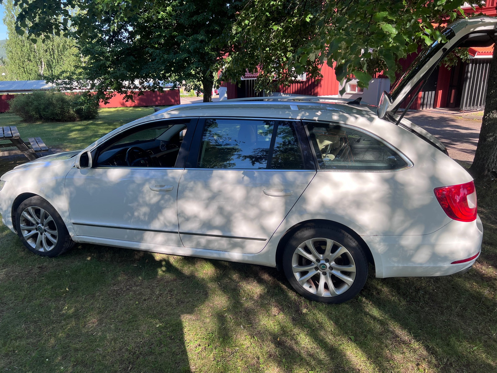 Škoda Superb Stasjonsvogn 2.0 TDI DSG sekvensiell, 6-trinn, 140ps, 2013