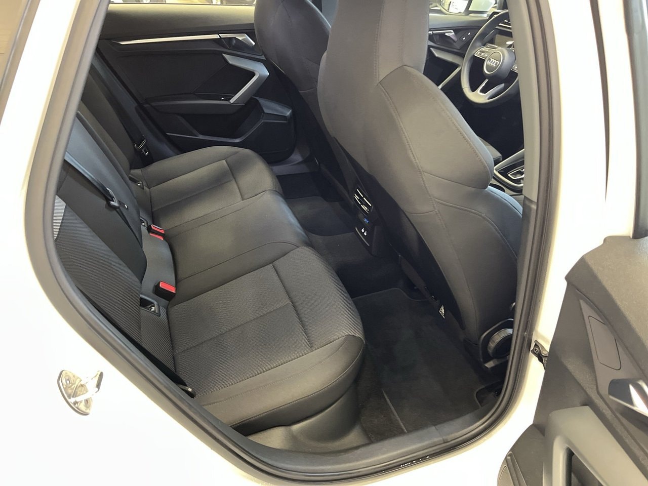 Audi A3 Sportback 35 TFSI S Tronic, 150hp, 2026