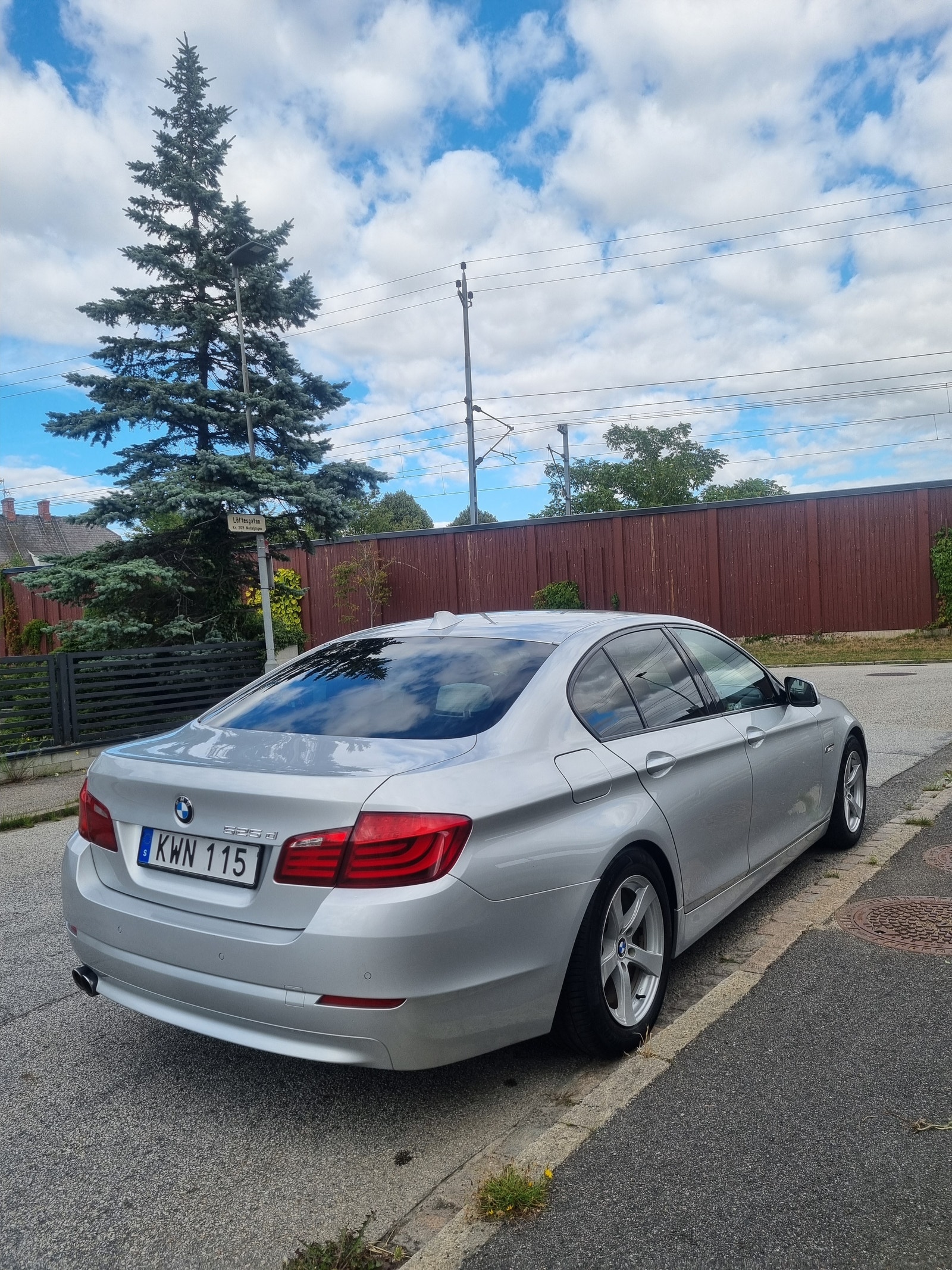 BMW 525d Sedan Steptronic, 204hp, 2011