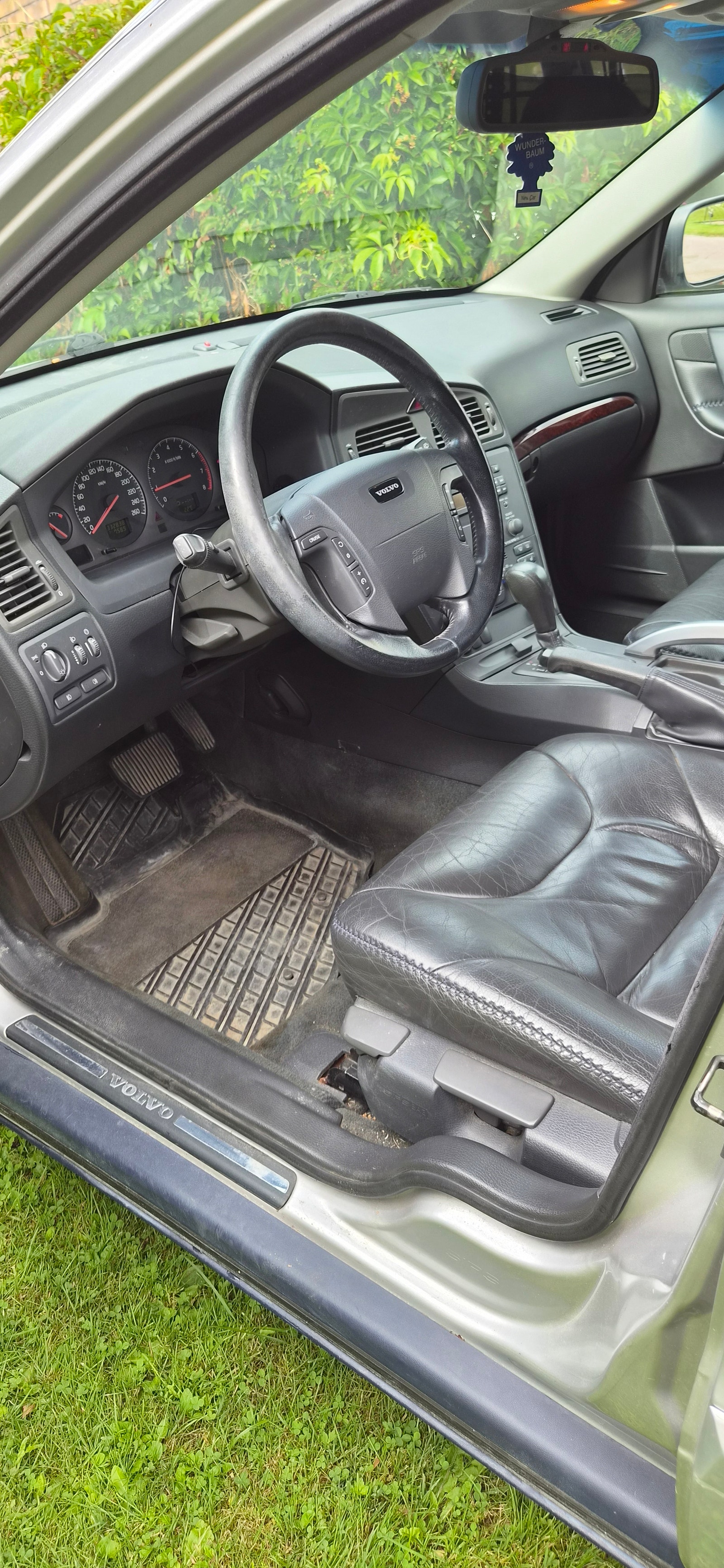 Volvo V70 XC 2.4T AWD Automatic, 5-trins, 200ps, 2001