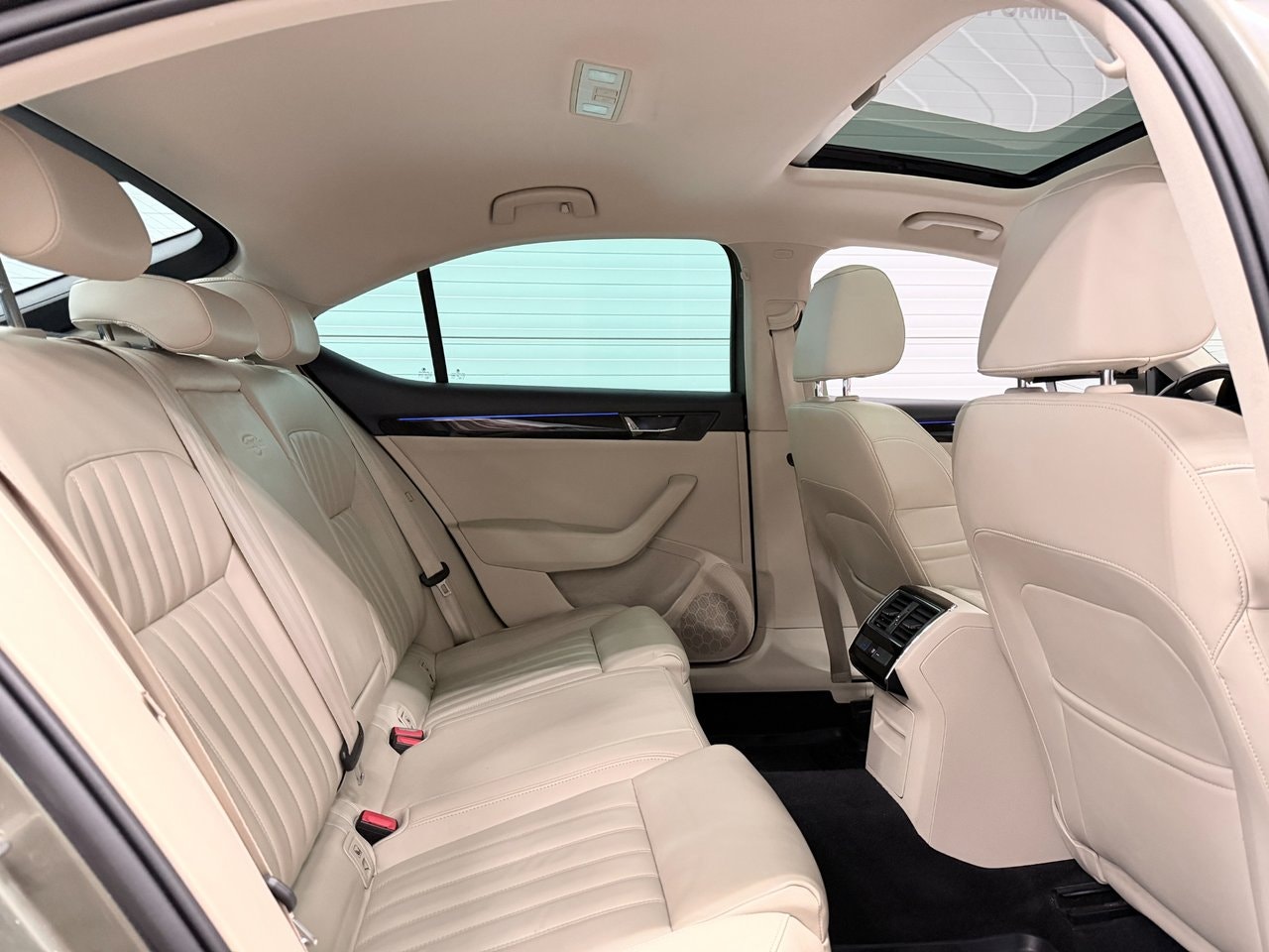 Škoda Superb 2.0 TDI SCR DSG Sequential, 6-trins, 190ps, 2016