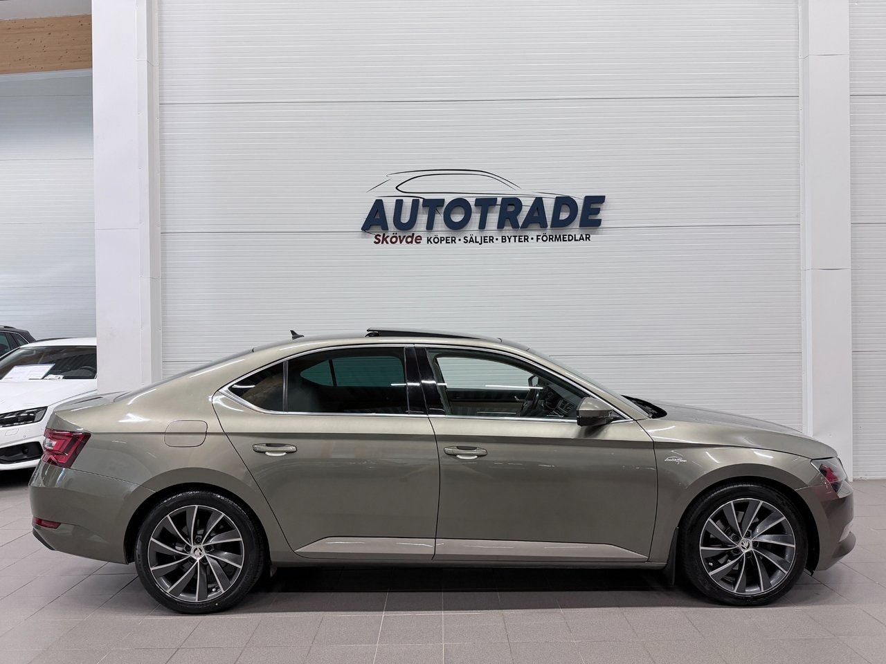 Škoda Superb 2.0 TDI SCR DSG Sequential, 6-trins, 190ps, 2016