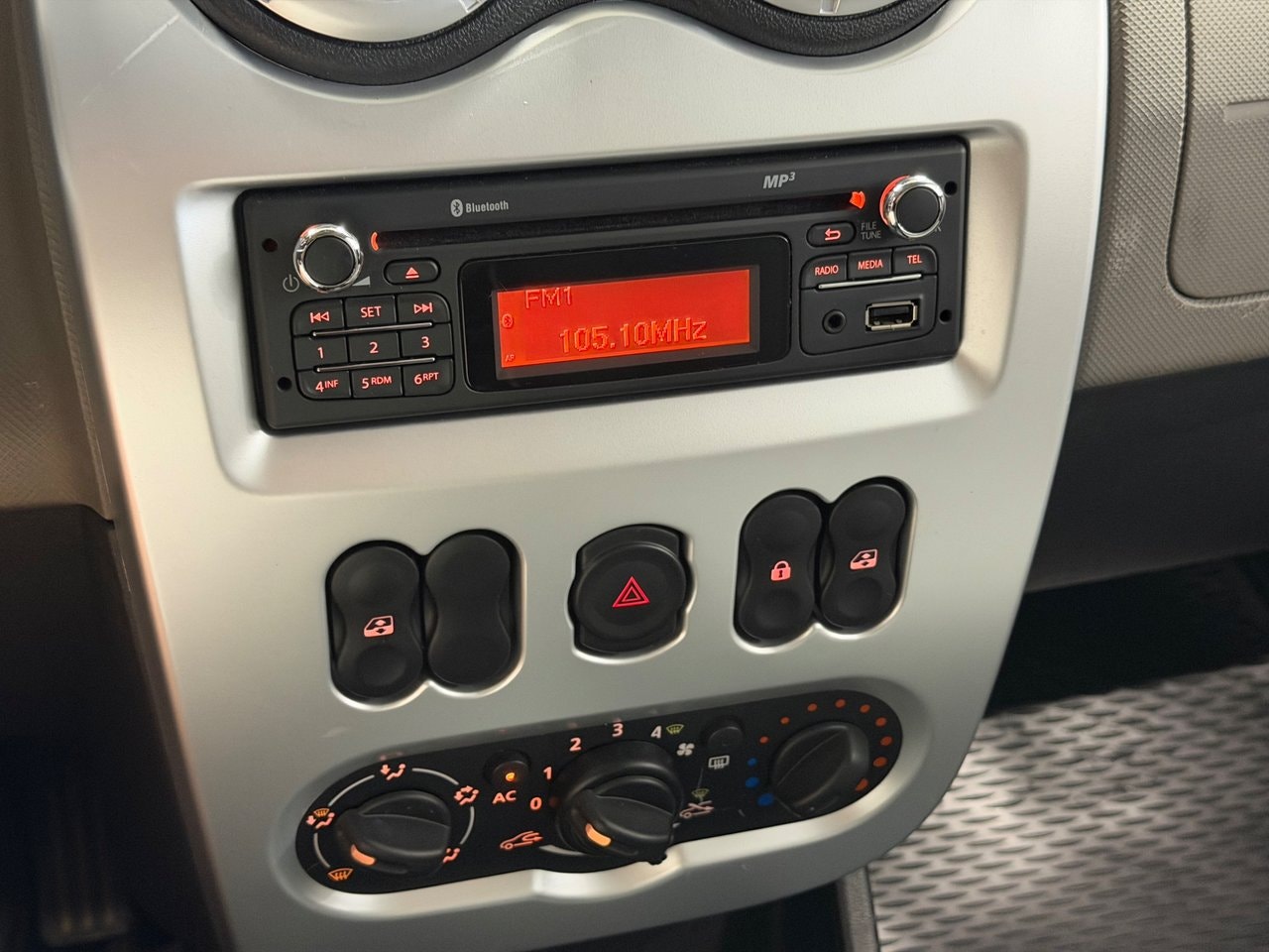 Dacia Sandero 1.6 E85 eco2 Manual, 105hp, 2013