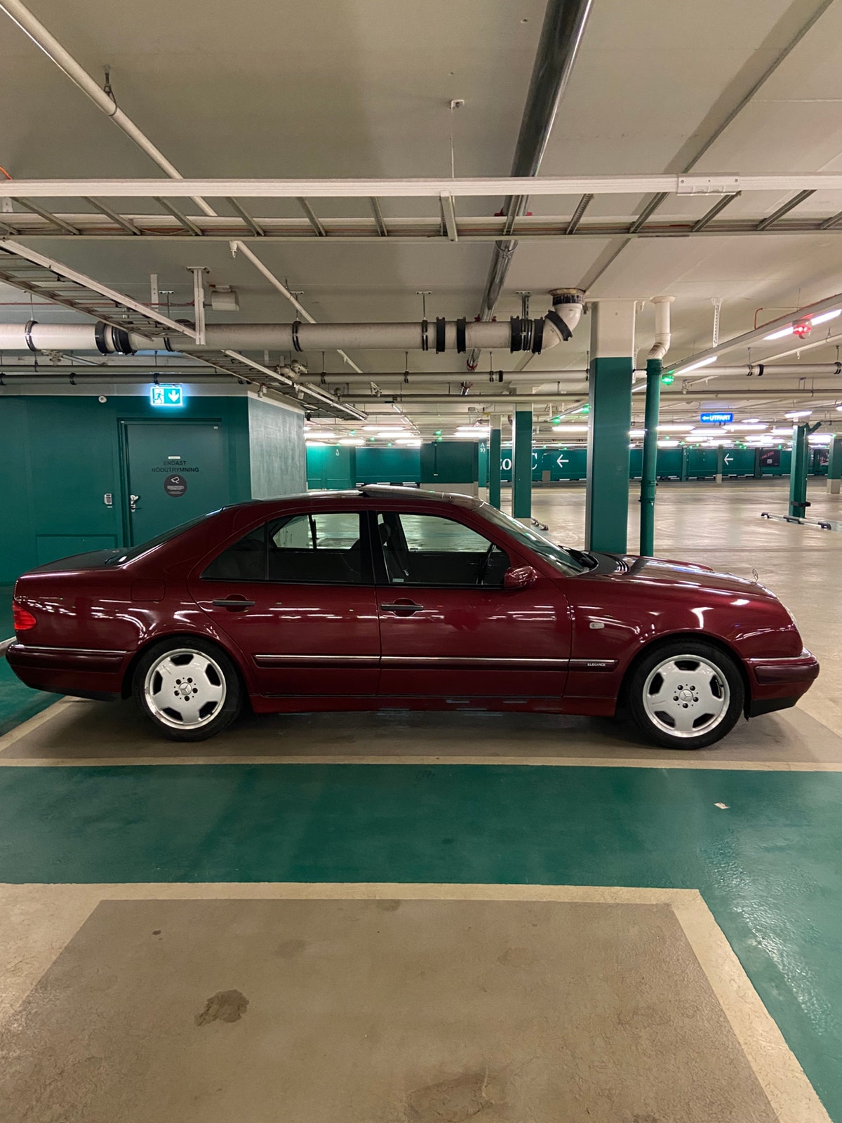 Mercedes-Benz E 240 Automatisk, 5-trinn, 170hk, 1999