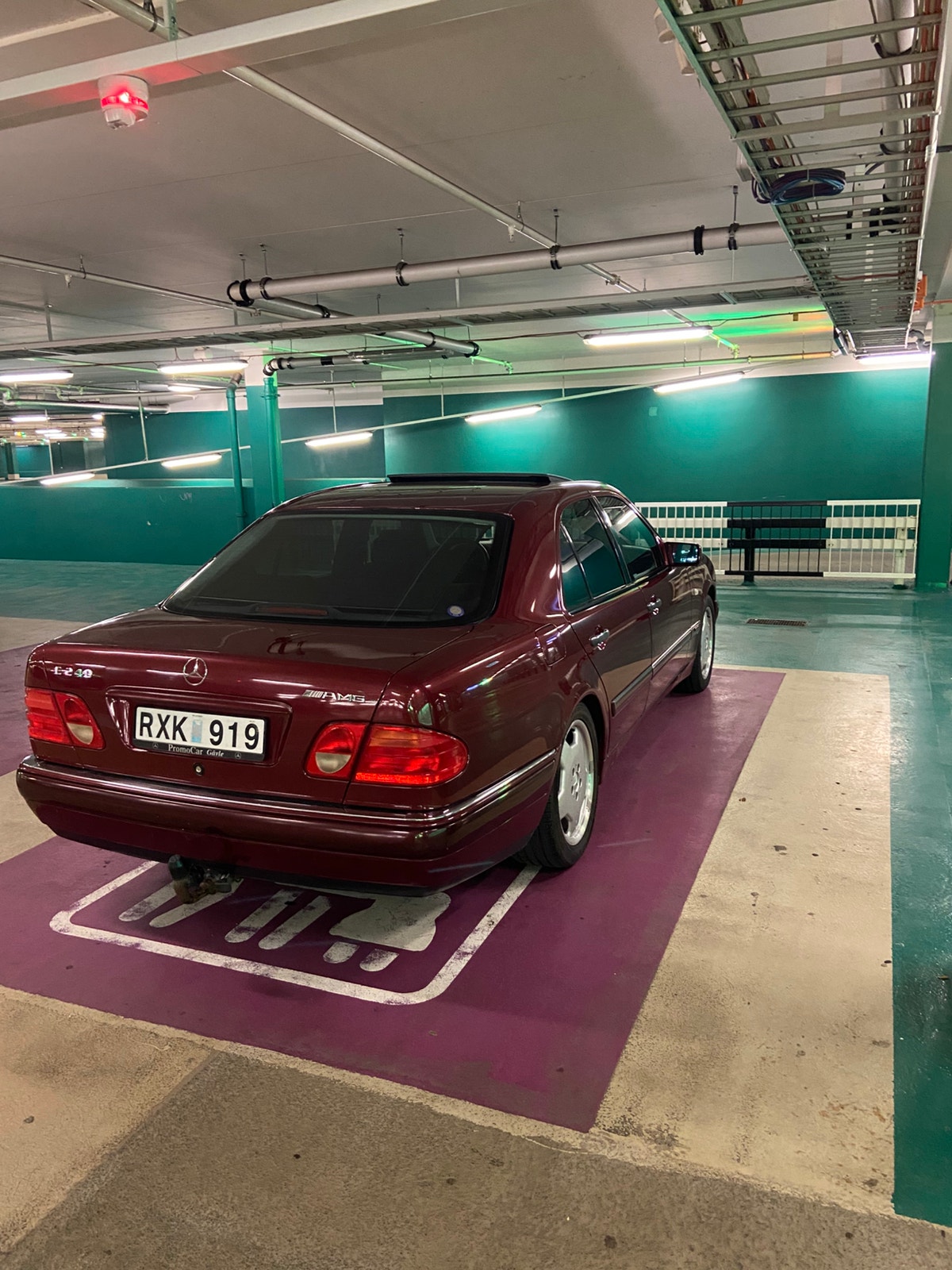 Mercedes-Benz E 240 Automatisk, 5-trinn, 170hk, 1999