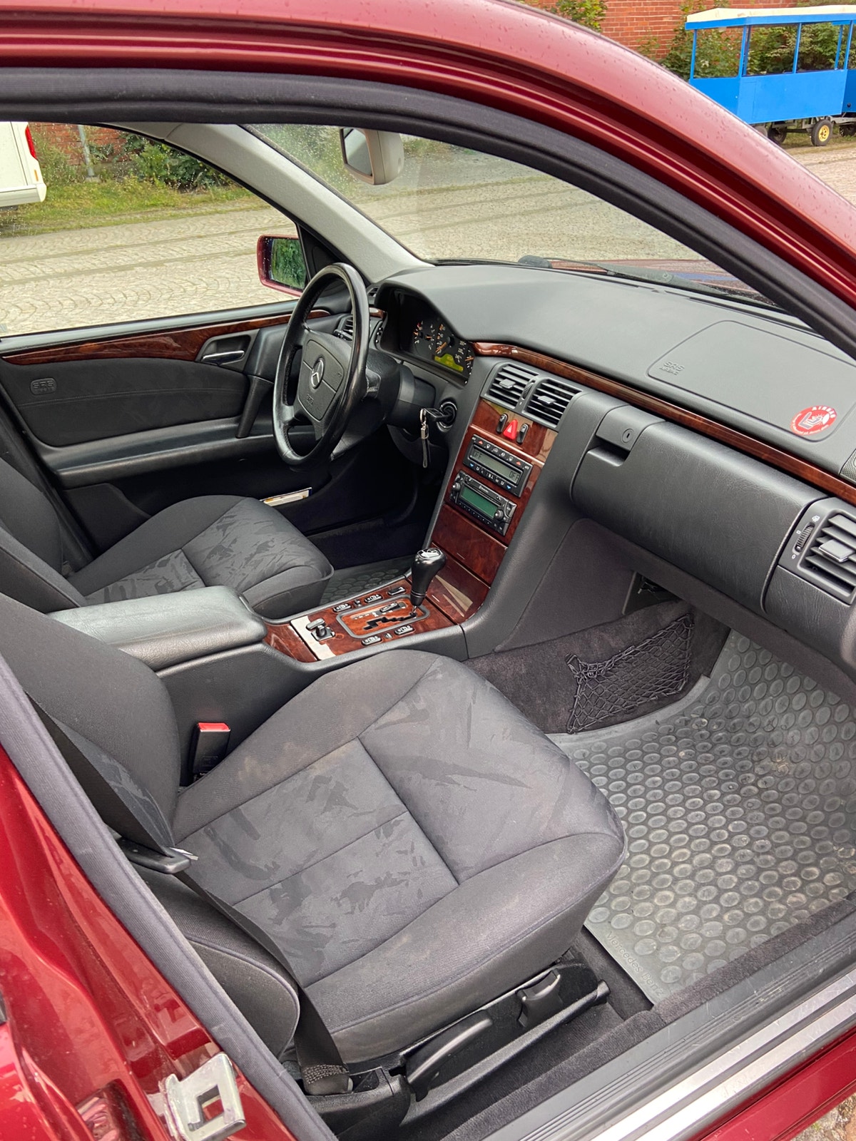 Mercedes-Benz E 240 Automatisk, 5-trinn, 170hk, 1999
