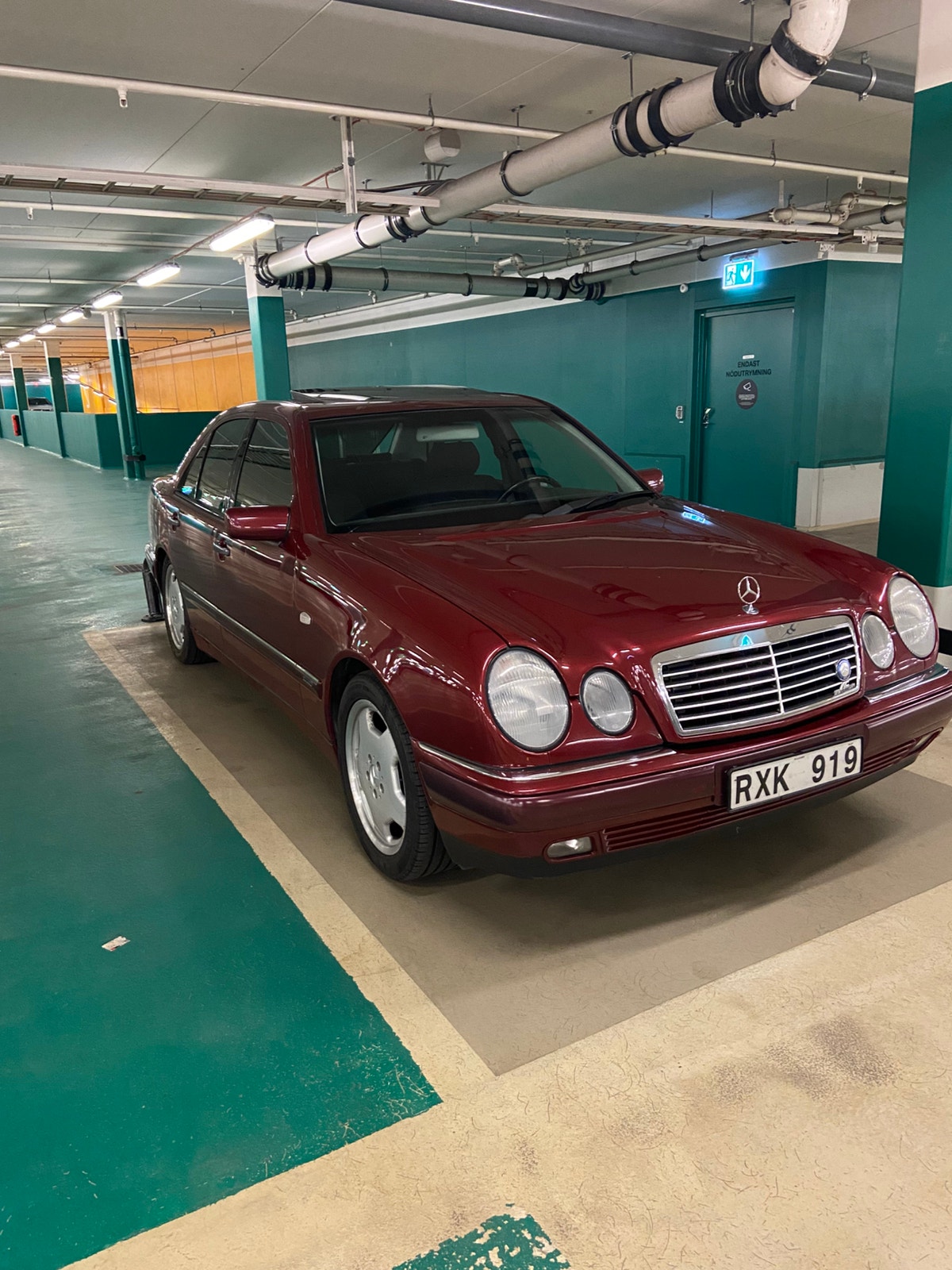 Mercedes-Benz E 240 Automatisk, 5-trinn, 170hk, 1999