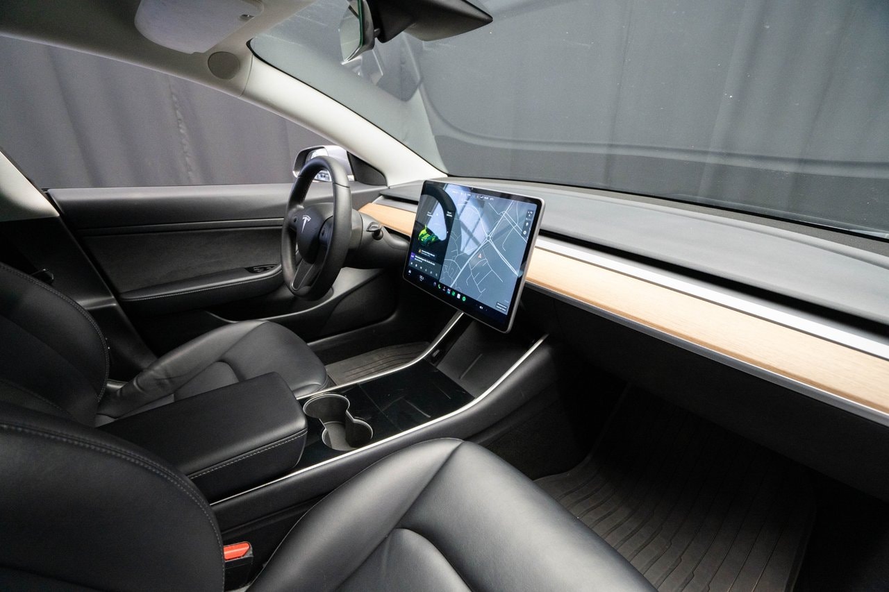 Tesla Model 3 Standard Range Plus, 325hk, 2020