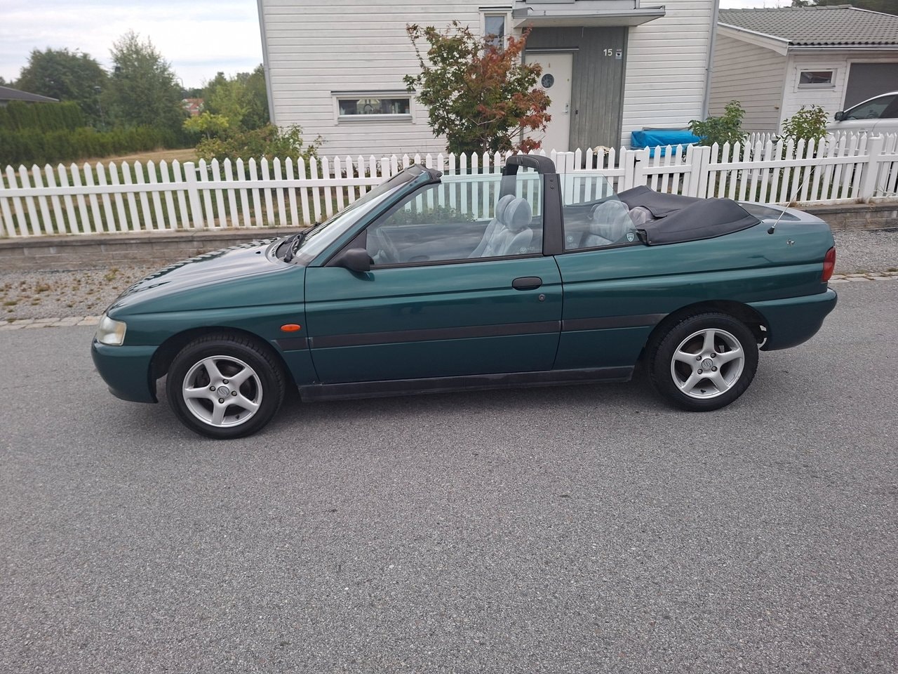 Ford Escort Cabriolet 1.6 Manual, 5-trins, 90ps, 1997