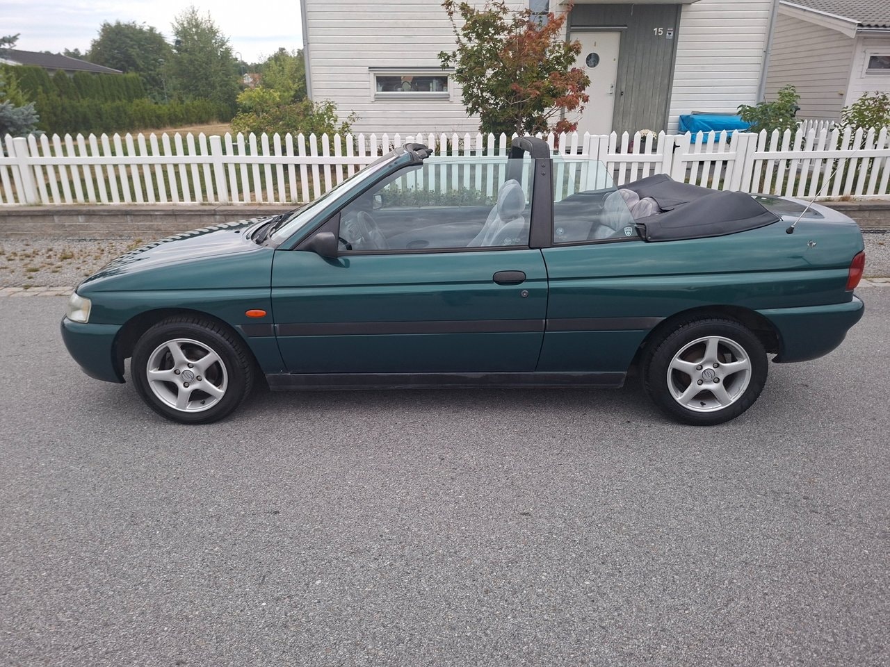 Ford Escort Cabriolet 1.6 Manual, 5-trins, 90ps, 1997