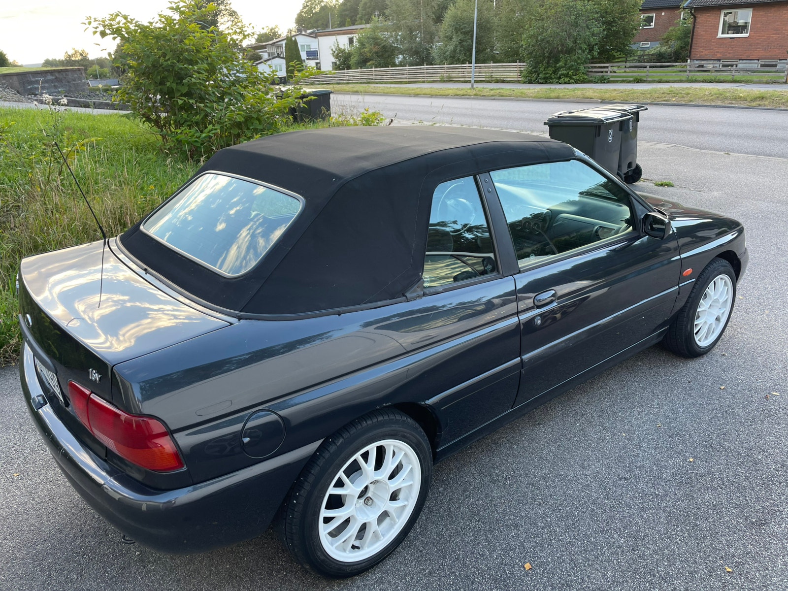 Ford Escort Cabriolet 1.8 Manual, 5-trins, 105ps, 1995