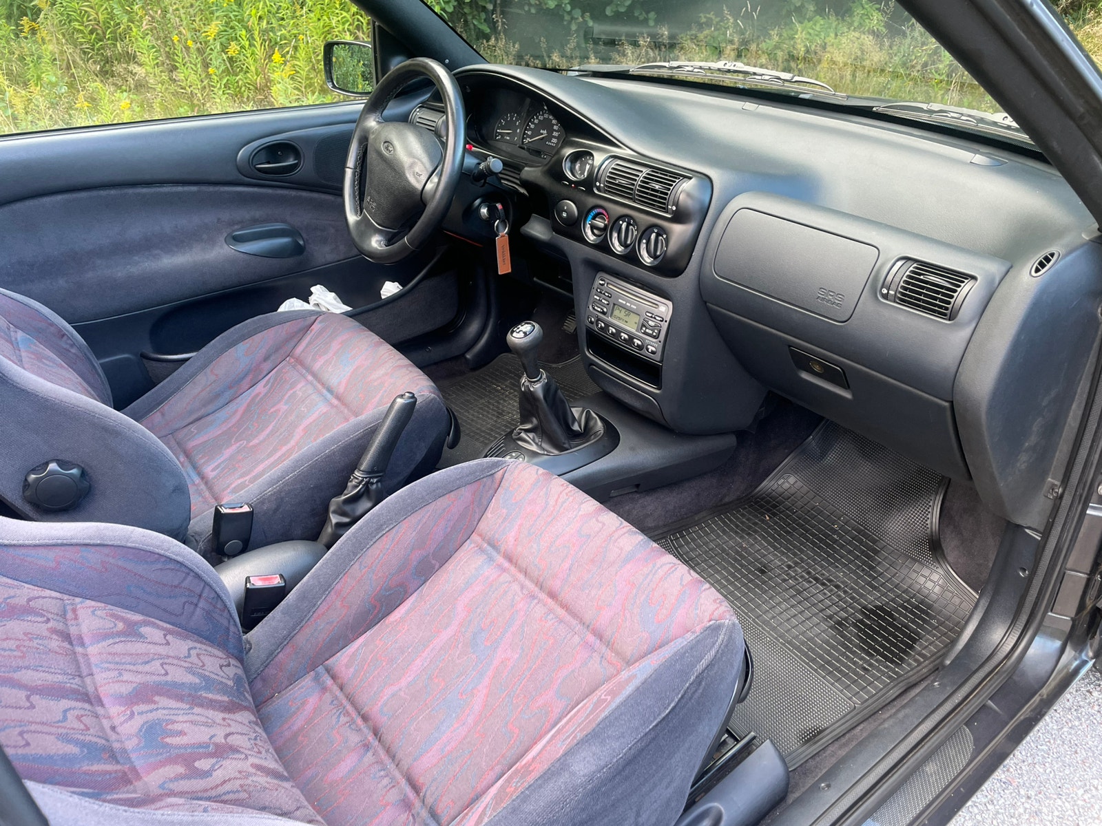 Ford Escort Cabriolet 1.8 Manual, 5-trins, 105ps, 1995