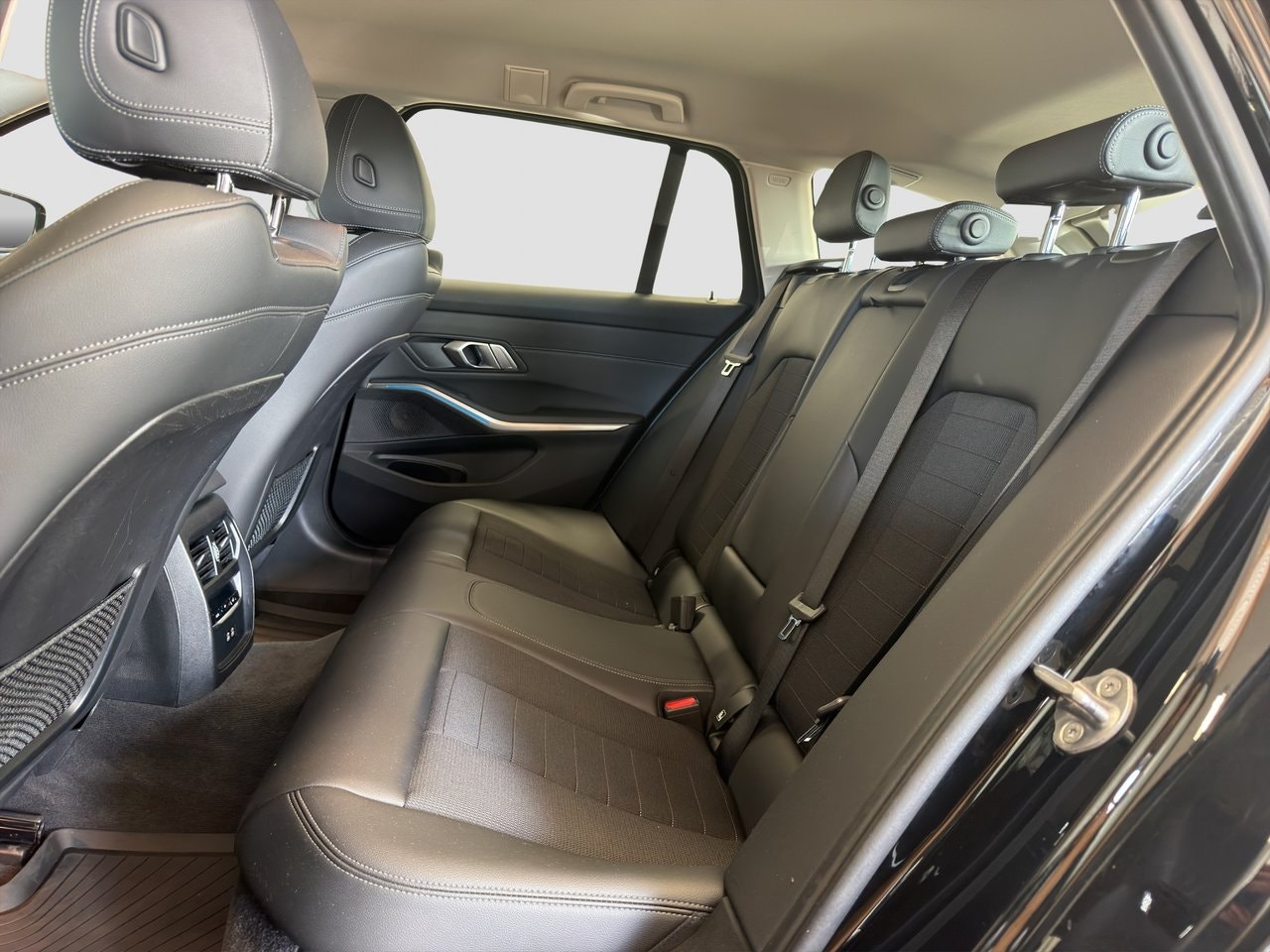 BMW 330e Touring Steptronic, 8-trins, 292ps, 2021