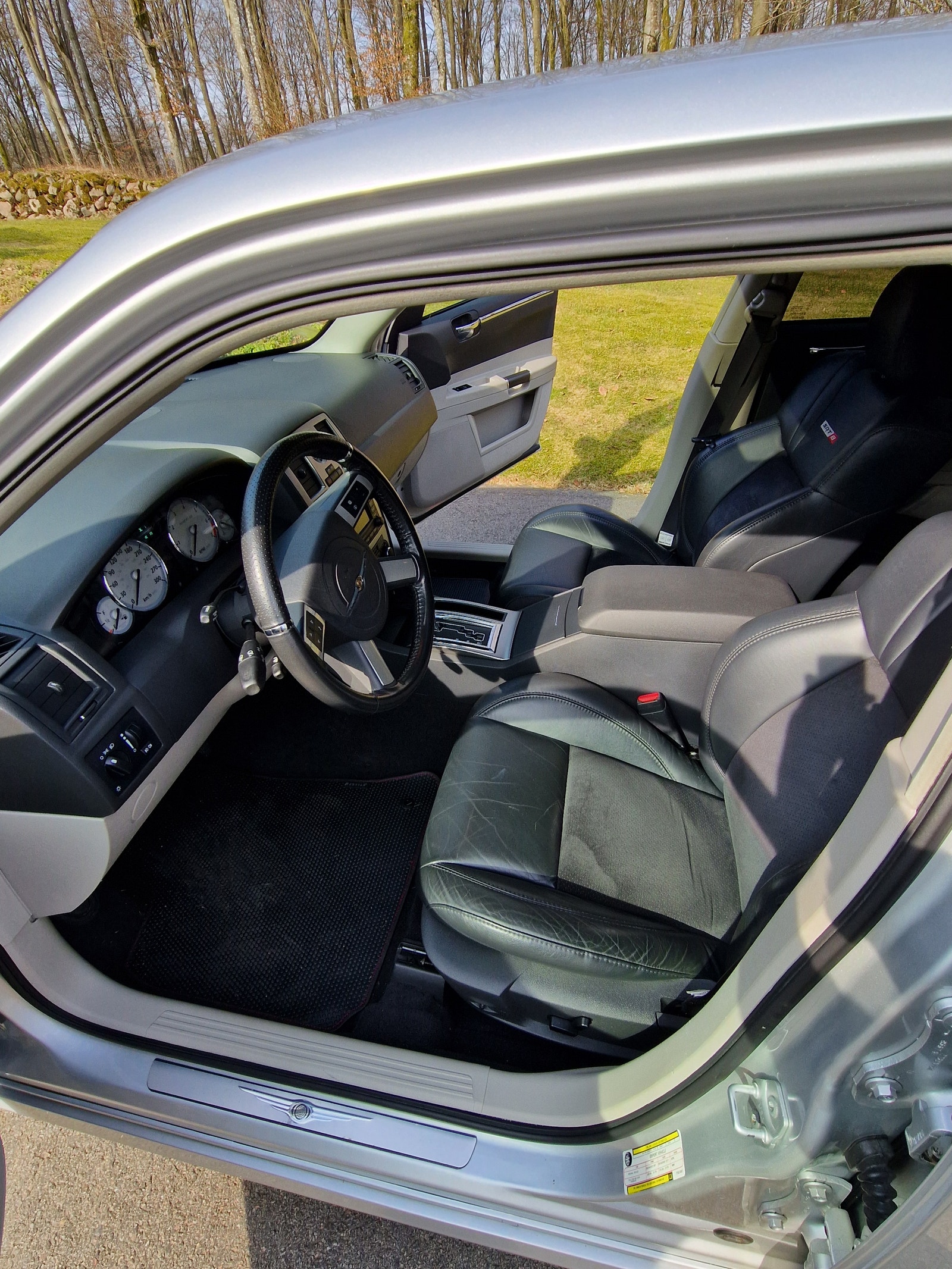 Chrysler 300C SRT-8 Touring 6.1 V8 Automatisk, 5-trinn, 431hk, 2007