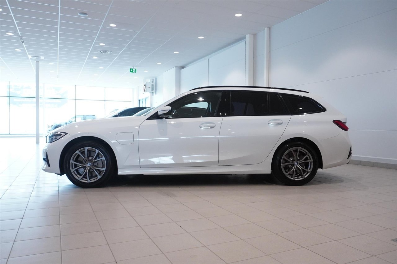 BMW 330e Touring Steptronic, 292hp, 2021