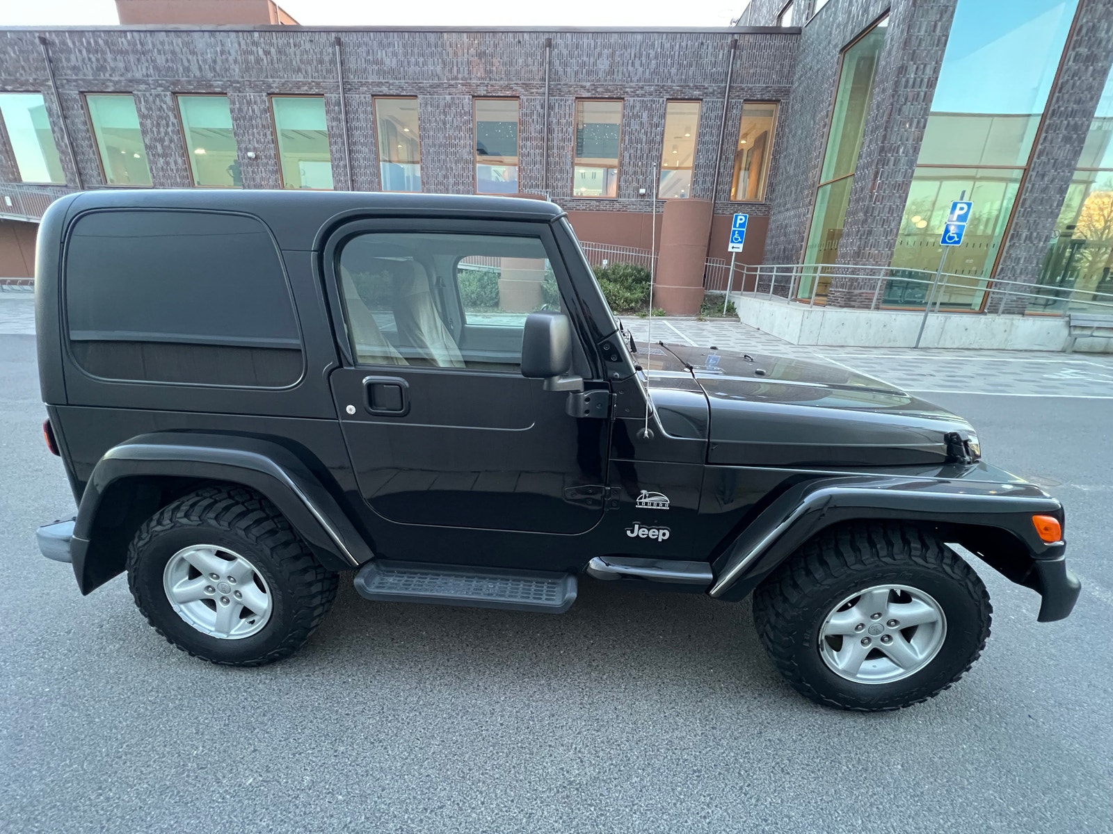 Jeep Wrangler 4.0 4WD Automatic, 4-trins, 177ps, 2004