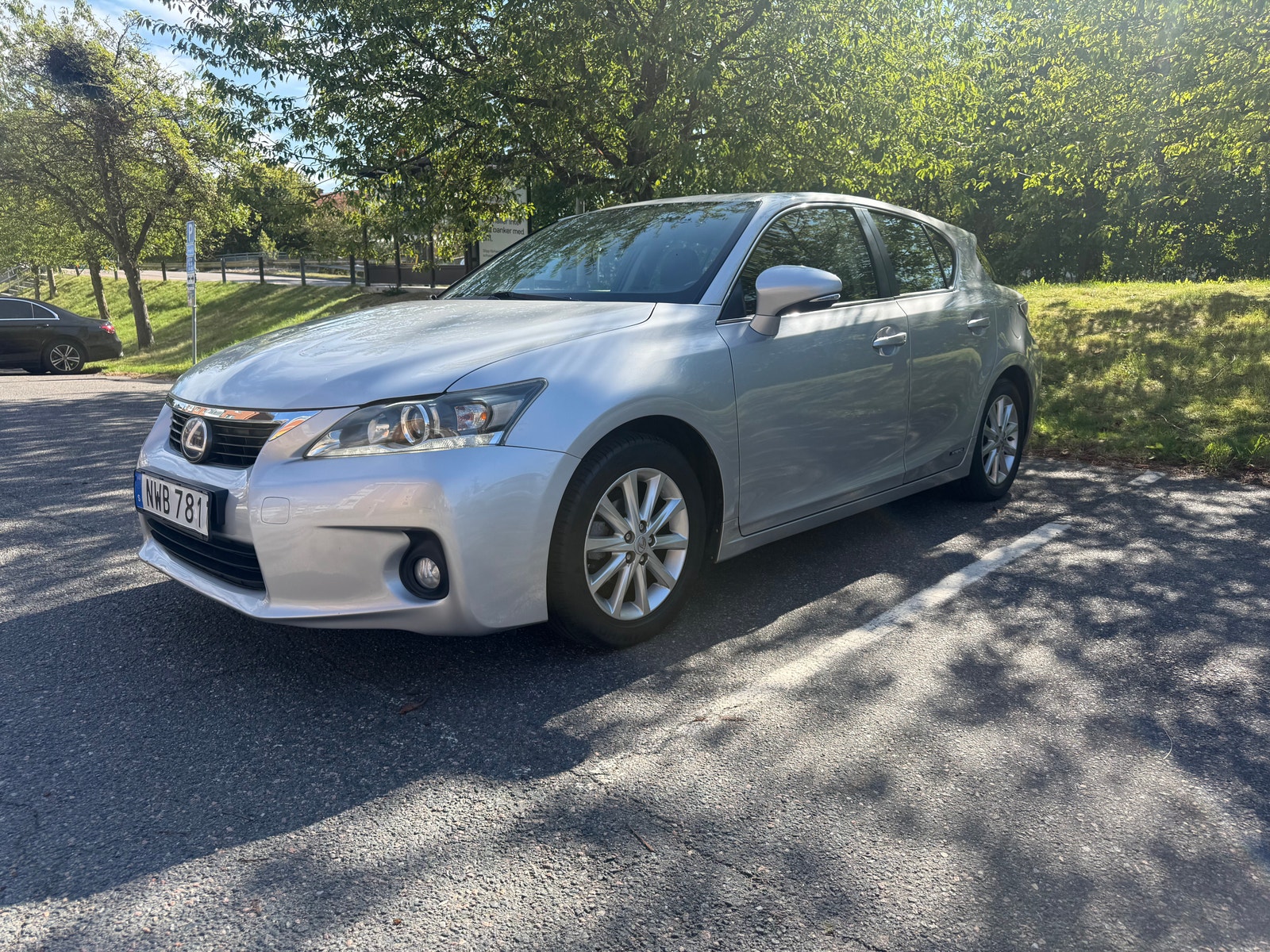 Lexus CT 200h 1.8 CVT, 136ps, 2012