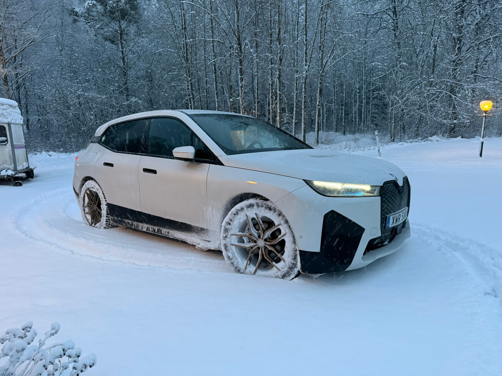 BMW iX xDrive50, 524ps, 2024