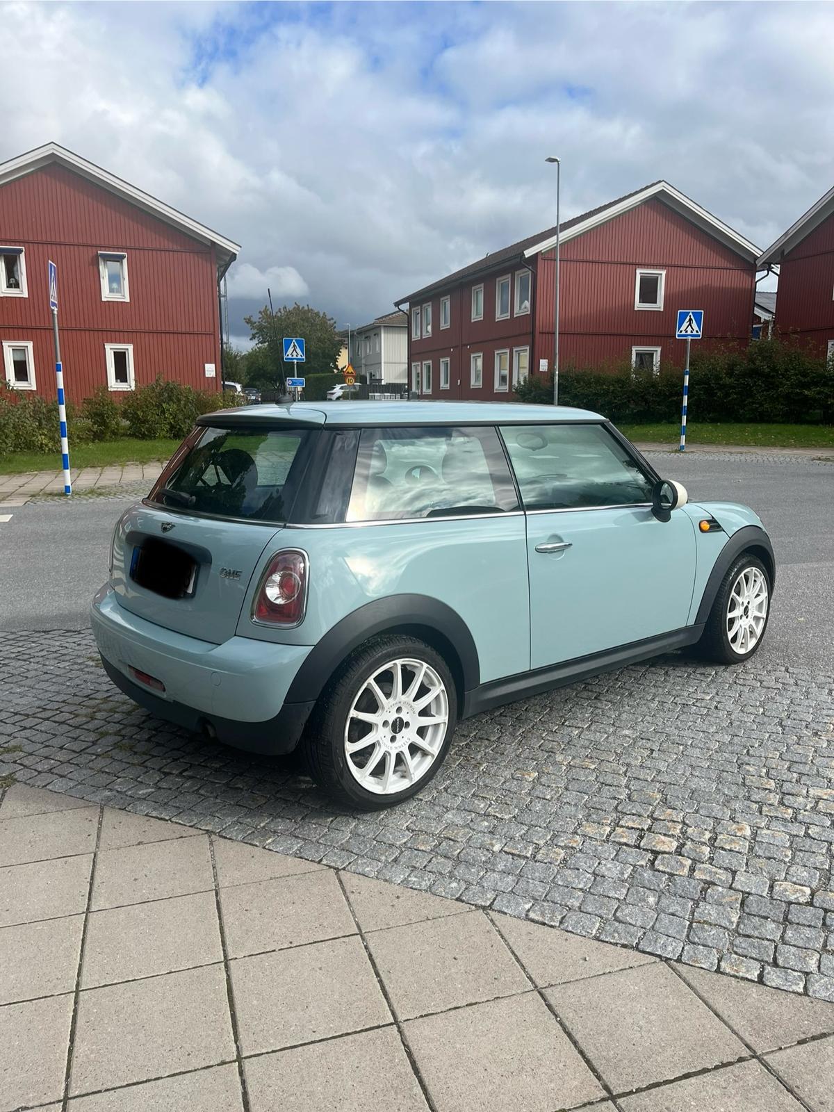 MINI One Manual, 75hp, 2013