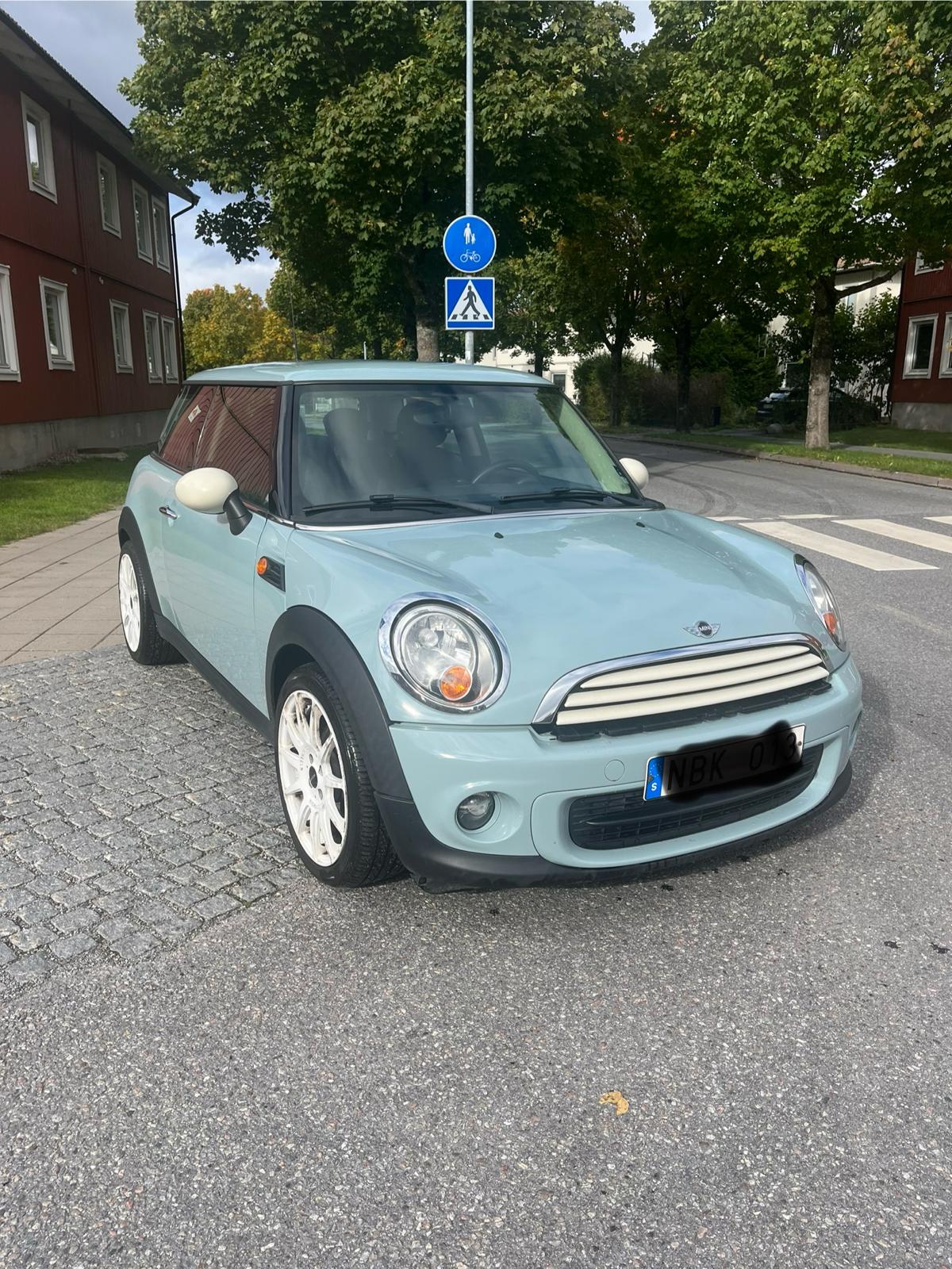 MINI One Manual, 75hp, 2013